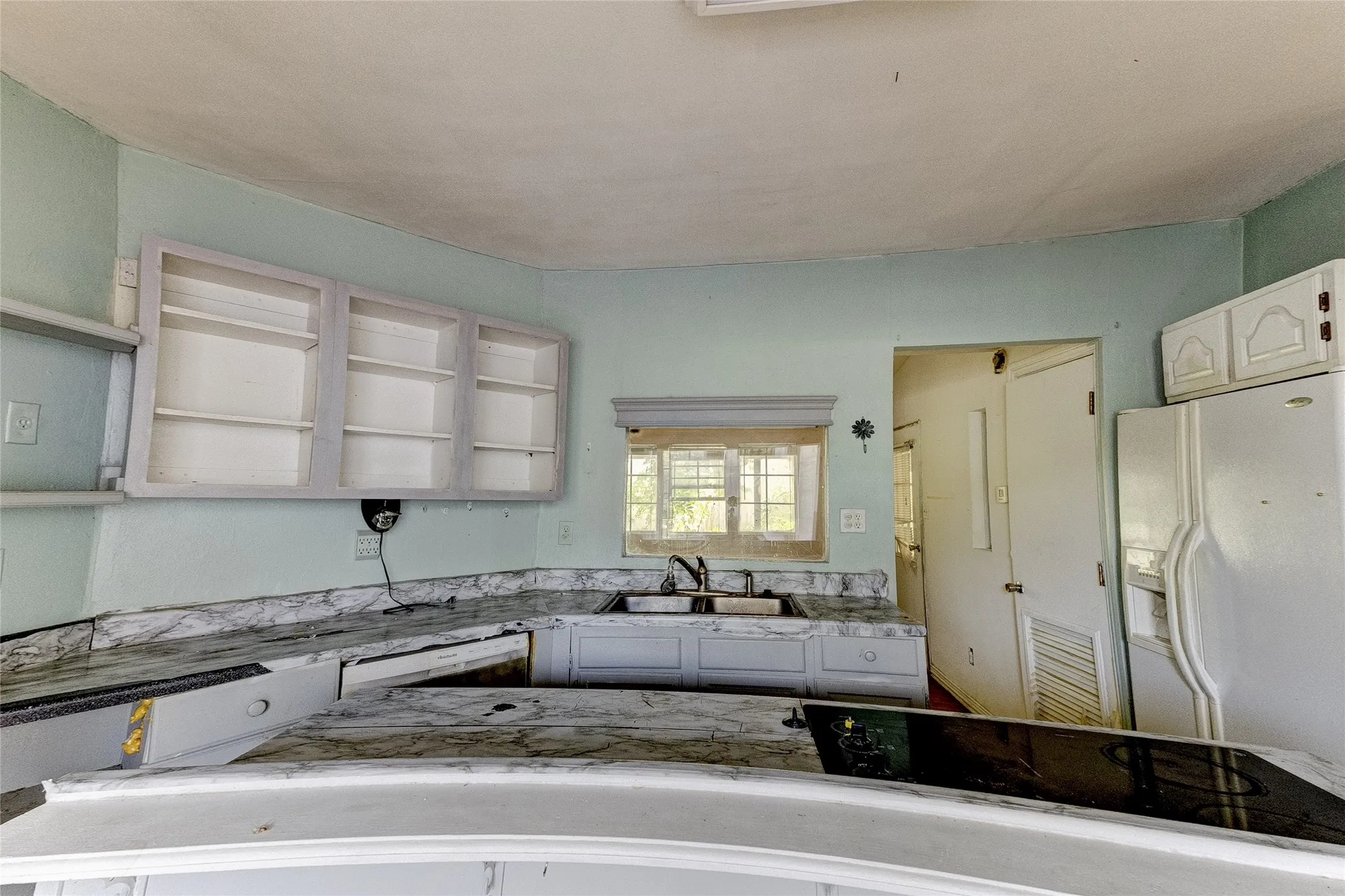 Single Family Residence For Sale in Henderson County , 612 Legendary Lane, Gun Barrel City, Texas 75156, 2 Bedroom, 2 Bathroom, 2 Garage spaces, 1,496 Sqft, built in 1970, mls#21367270, Real Estate Agent in Gun Barrel City, Homes For Sale in Henderson county, Homes For Sale in Gun Barrel City, Realtor in Gun Barrel City Texas, Real Estate Brokerage Independent Realty Texas, Luminita Cordes Realtor