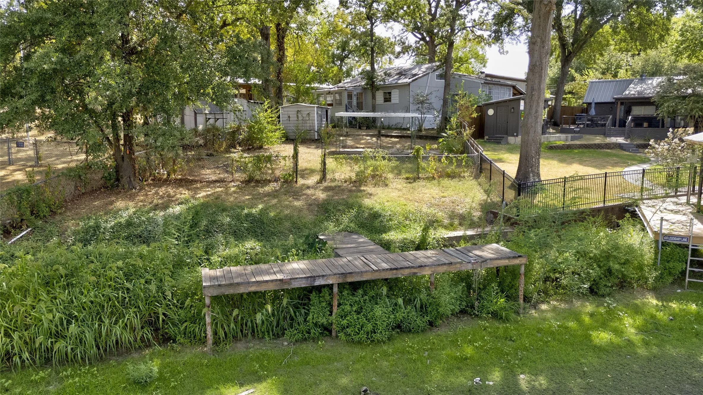 Single Family Residence For Sale in Henderson County , 612 Legendary Lane, Gun Barrel City, Texas 75156, 2 Bedroom, 2 Bathroom, 2 Garage spaces, 1,496 Sqft, built in 1970, mls#21367270, Real Estate Agent in Gun Barrel City, Homes For Sale in Henderson county, Homes For Sale in Gun Barrel City, Realtor in Gun Barrel City Texas, Real Estate Brokerage Independent Realty Texas, Luminita Cordes Realtor