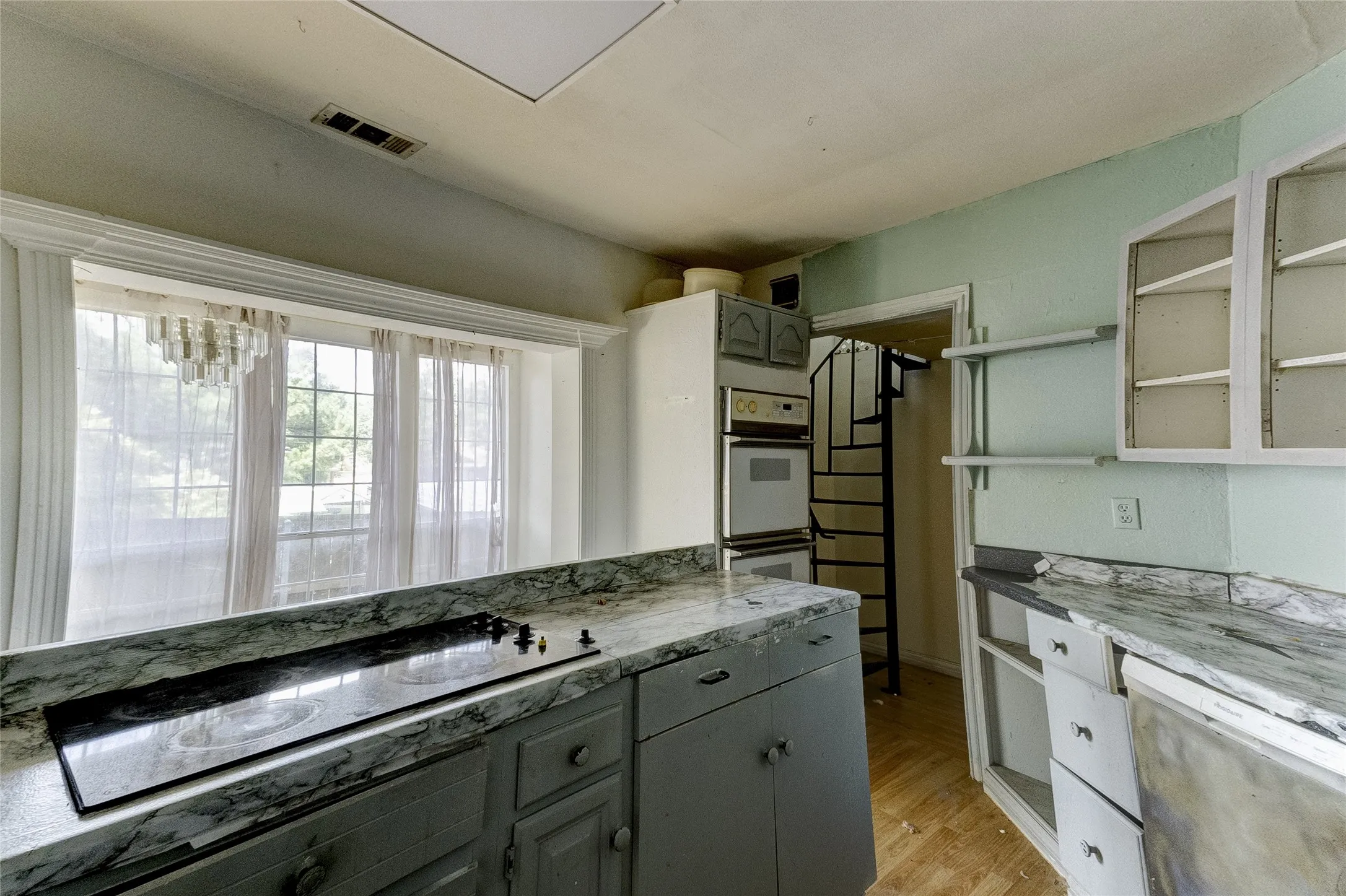 Single Family Residence For Sale in Henderson County , 612 Legendary Lane, Gun Barrel City, Texas 75156, 2 Bedroom, 2 Bathroom, 2 Garage spaces, 1,496 Sqft, built in 1970, mls#21367270, Real Estate Agent in Gun Barrel City, Homes For Sale in Henderson county, Homes For Sale in Gun Barrel City, Realtor in Gun Barrel City Texas, Real Estate Brokerage Independent Realty Texas, Luminita Cordes Realtor