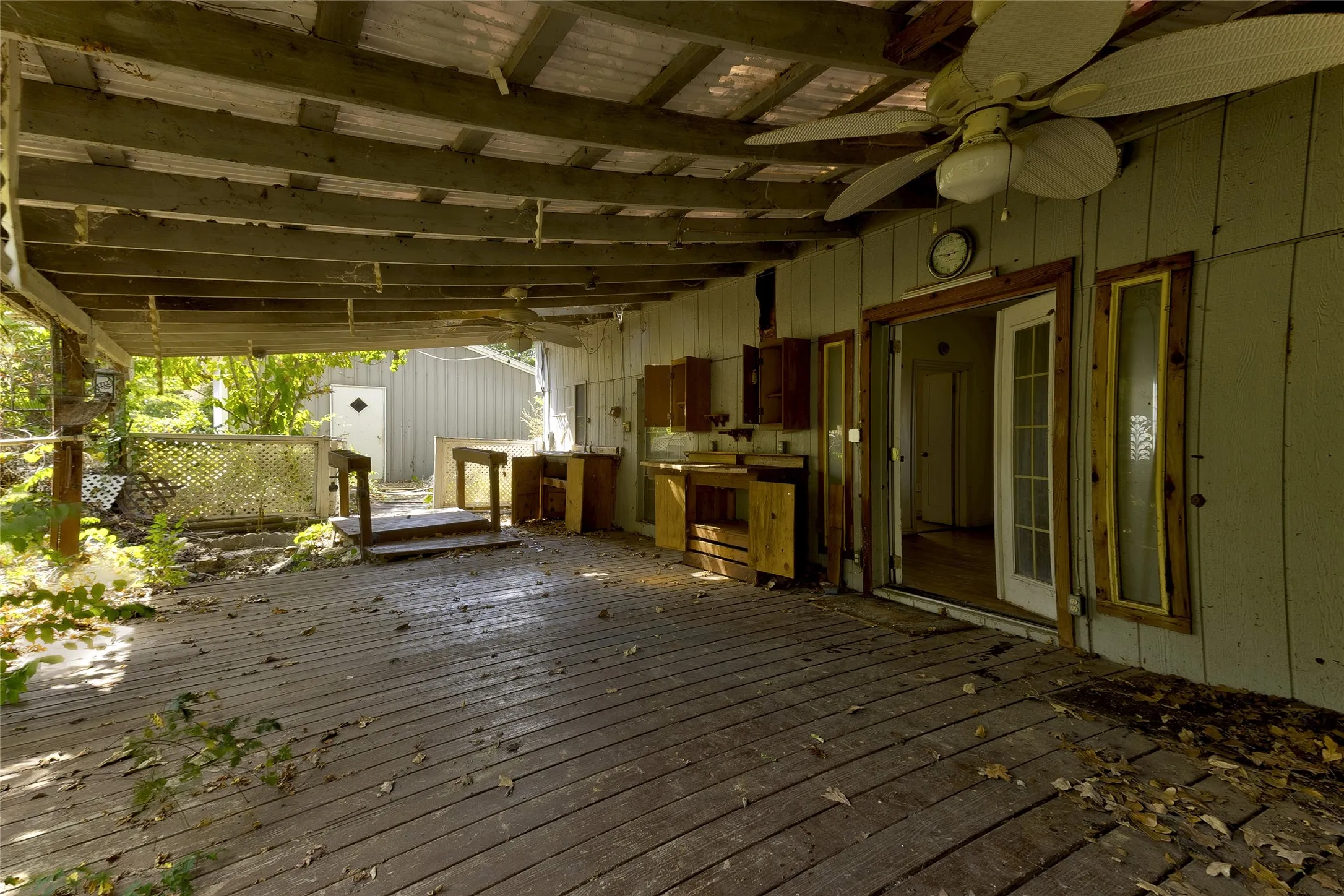 Single Family Residence For Sale in Henderson County , 612 Legendary Lane, Gun Barrel City, Texas 75156, 2 Bedroom, 2 Bathroom, 2 Garage spaces, 1,496 Sqft, built in 1970, mls#21367270, Real Estate Agent in Gun Barrel City, Homes For Sale in Henderson county, Homes For Sale in Gun Barrel City, Realtor in Gun Barrel City Texas, Real Estate Brokerage Independent Realty Texas, Luminita Cordes Realtor