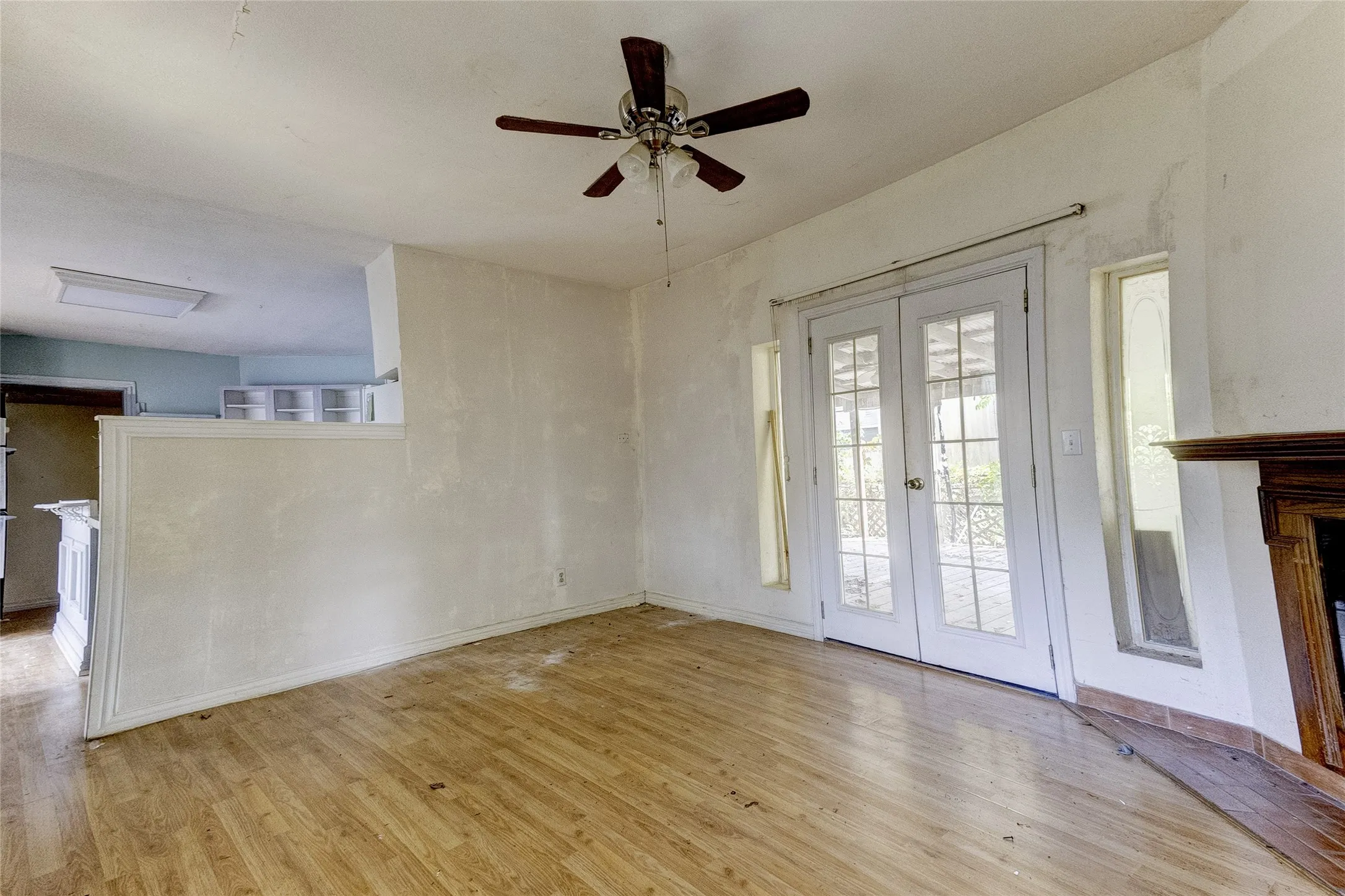 Single Family Residence For Sale in Henderson County , 612 Legendary Lane, Gun Barrel City, Texas 75156, 2 Bedroom, 2 Bathroom, 2 Garage spaces, 1,496 Sqft, built in 1970, mls#21367270, Real Estate Agent in Gun Barrel City, Homes For Sale in Henderson county, Homes For Sale in Gun Barrel City, Realtor in Gun Barrel City Texas, Real Estate Brokerage Independent Realty Texas, Luminita Cordes Realtor