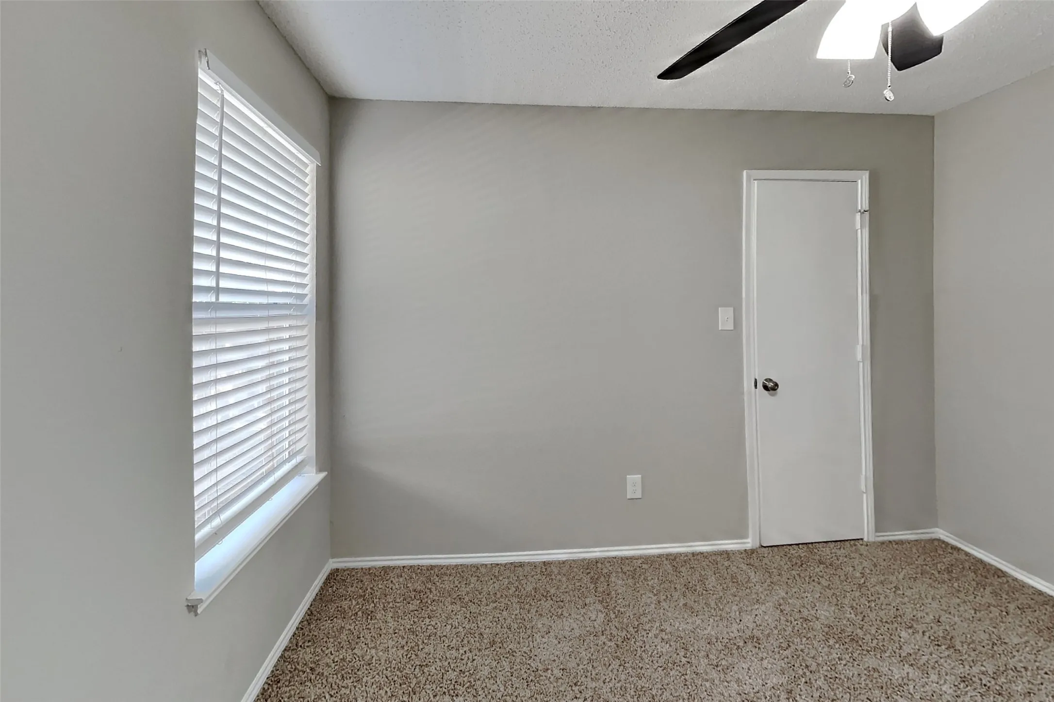 Single Family Residence For Rent in Tarrant County , 103 Sudbury Way, Arlington, Texas 76018, 3 Bedroom, 2 Bathroom, 2 Garage spaces, 1,436 Sqft, built in 1996, mls#21367269, Real Estate Agent in Arlington, Homes For Rent in Tarrant county, Homes For Rent in Arlington, Realtor in Arlington Texas, Real Estate Brokerage Independent Realty Texas, Luminita Cordes Realtor
