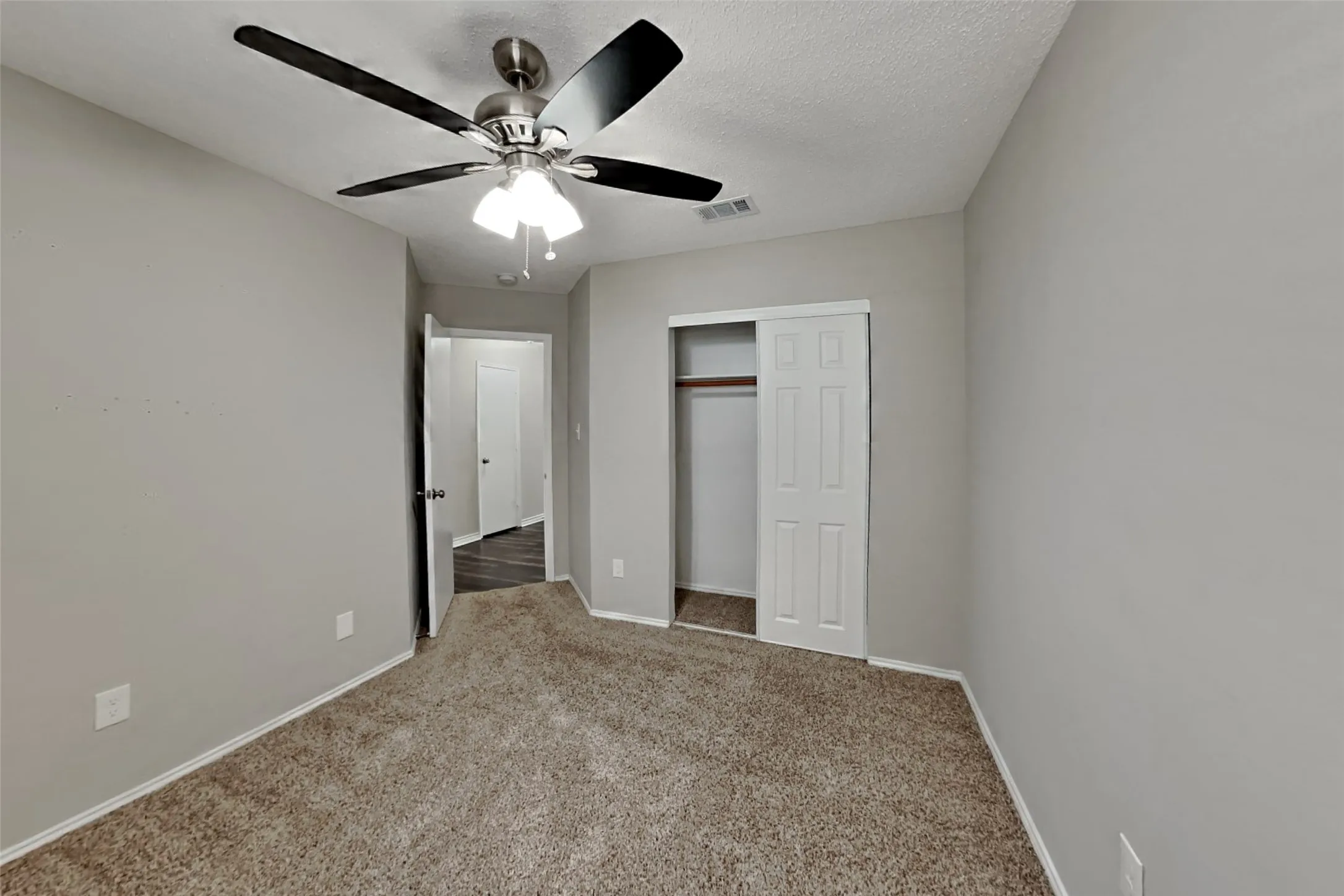 Single Family Residence For Rent in Tarrant County , 103 Sudbury Way, Arlington, Texas 76018, 3 Bedroom, 2 Bathroom, 2 Garage spaces, 1,436 Sqft, built in 1996, mls#21367269, Real Estate Agent in Arlington, Homes For Rent in Tarrant county, Homes For Rent in Arlington, Realtor in Arlington Texas, Real Estate Brokerage Independent Realty Texas, Luminita Cordes Realtor