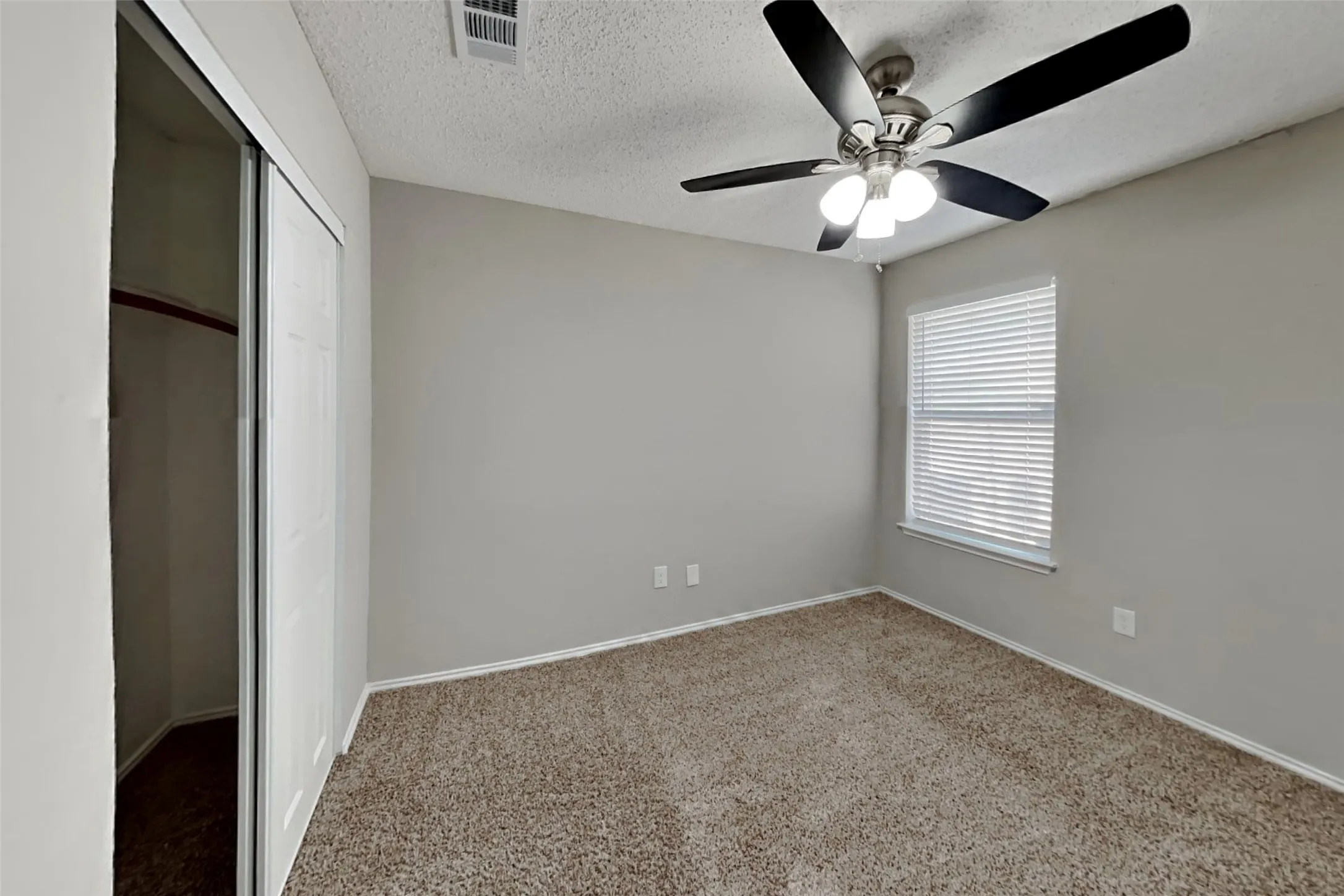 Single Family Residence For Rent in Tarrant County , 103 Sudbury Way, Arlington, Texas 76018, 3 Bedroom, 2 Bathroom, 2 Garage spaces, 1,436 Sqft, built in 1996, mls#21367269, Real Estate Agent in Arlington, Homes For Rent in Tarrant county, Homes For Rent in Arlington, Realtor in Arlington Texas, Real Estate Brokerage Independent Realty Texas, Luminita Cordes Realtor