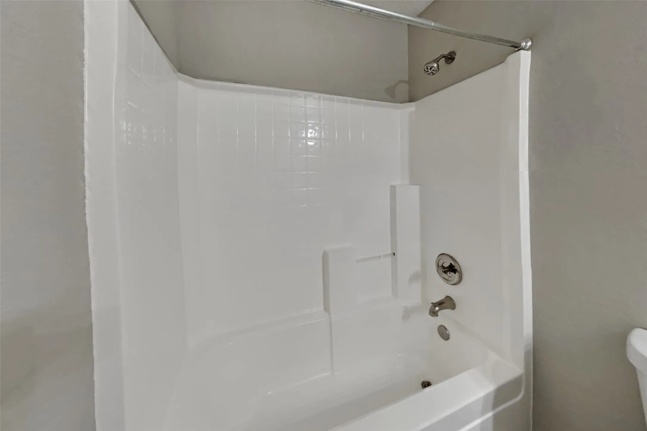 Single Family Residence For Rent in Tarrant County , 103 Sudbury Way, Arlington, Texas 76018, 3 Bedroom, 2 Bathroom, 2 Garage spaces, 1,436 Sqft, built in 1996, mls#21367269, Real Estate Agent in Arlington, Homes For Rent in Tarrant county, Homes For Rent in Arlington, Realtor in Arlington Texas, Real Estate Brokerage Independent Realty Texas, Luminita Cordes Realtor