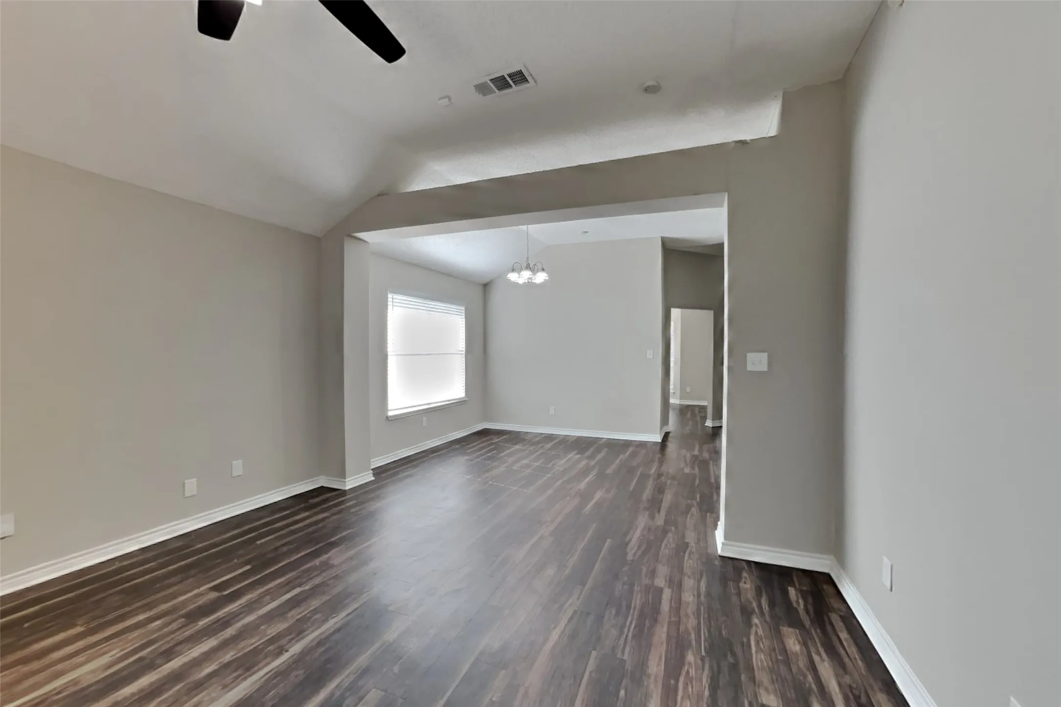 Single Family Residence For Rent in Tarrant County , 103 Sudbury Way, Arlington, Texas 76018, 3 Bedroom, 2 Bathroom, 2 Garage spaces, 1,436 Sqft, built in 1996, mls#21367269, Real Estate Agent in Arlington, Homes For Rent in Tarrant county, Homes For Rent in Arlington, Realtor in Arlington Texas, Real Estate Brokerage Independent Realty Texas, Luminita Cordes Realtor
