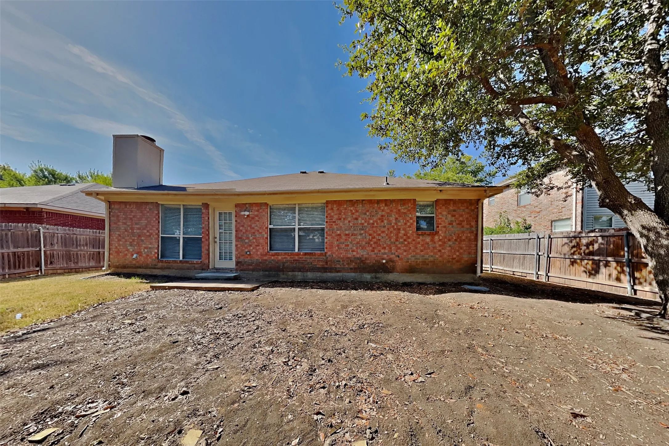 Single Family Residence For Rent in Tarrant County , 103 Sudbury Way, Arlington, Texas 76018, 3 Bedroom, 2 Bathroom, 2 Garage spaces, 1,436 Sqft, built in 1996, mls#21367269, Real Estate Agent in Arlington, Homes For Rent in Tarrant county, Homes For Rent in Arlington, Realtor in Arlington Texas, Real Estate Brokerage Independent Realty Texas, Luminita Cordes Realtor