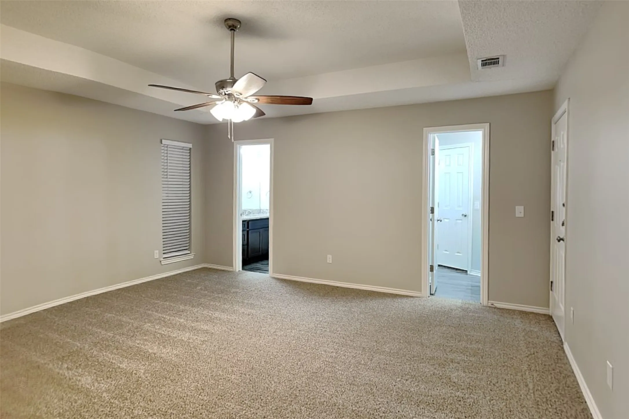 Single Family Residence For Rent in Collin County , 916 Green Brook Drive, Allen, Texas 75002, 4 Bedroom, 2 Bathroom, 2 Garage spaces, 2,130 Sqft, built in 1984, mls#21367272, Real Estate Agent in Allen, Homes For Rent in Collin county, Homes For Rent in Allen, Realtor in Allen Texas, Real Estate Brokerage Independent Realty Texas, Luminita Cordes Realtor