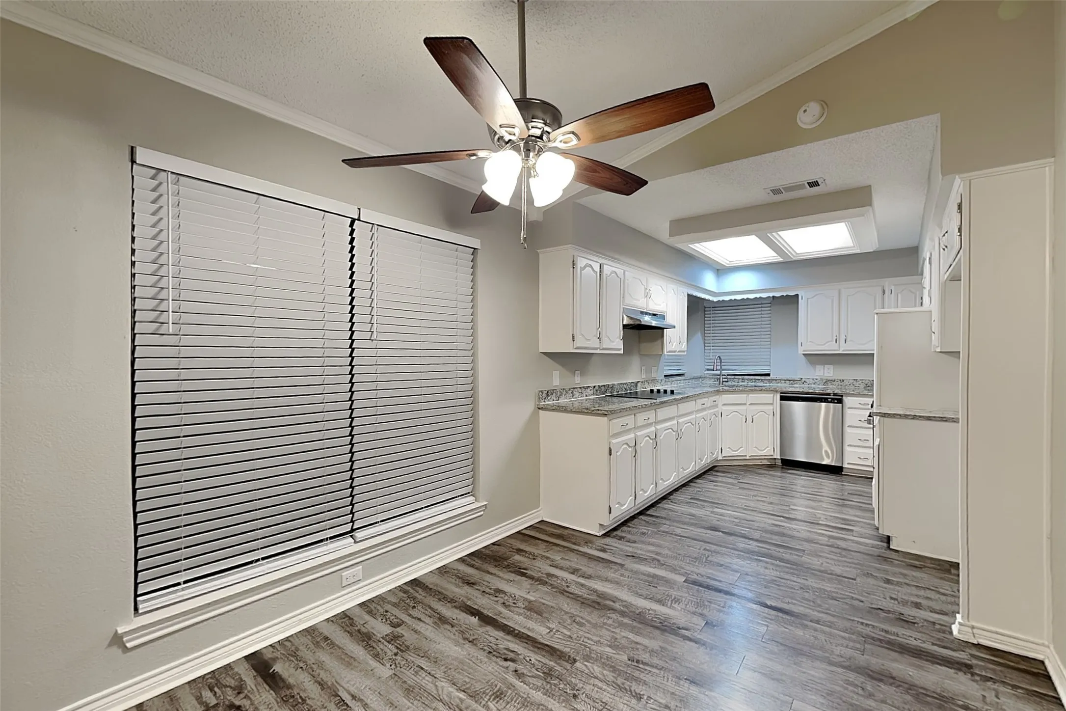 Single Family Residence For Rent in Collin County , 916 Green Brook Drive, Allen, Texas 75002, 4 Bedroom, 2 Bathroom, 2 Garage spaces, 2,130 Sqft, built in 1984, mls#21367272, Real Estate Agent in Allen, Homes For Rent in Collin county, Homes For Rent in Allen, Realtor in Allen Texas, Real Estate Brokerage Independent Realty Texas, Luminita Cordes Realtor