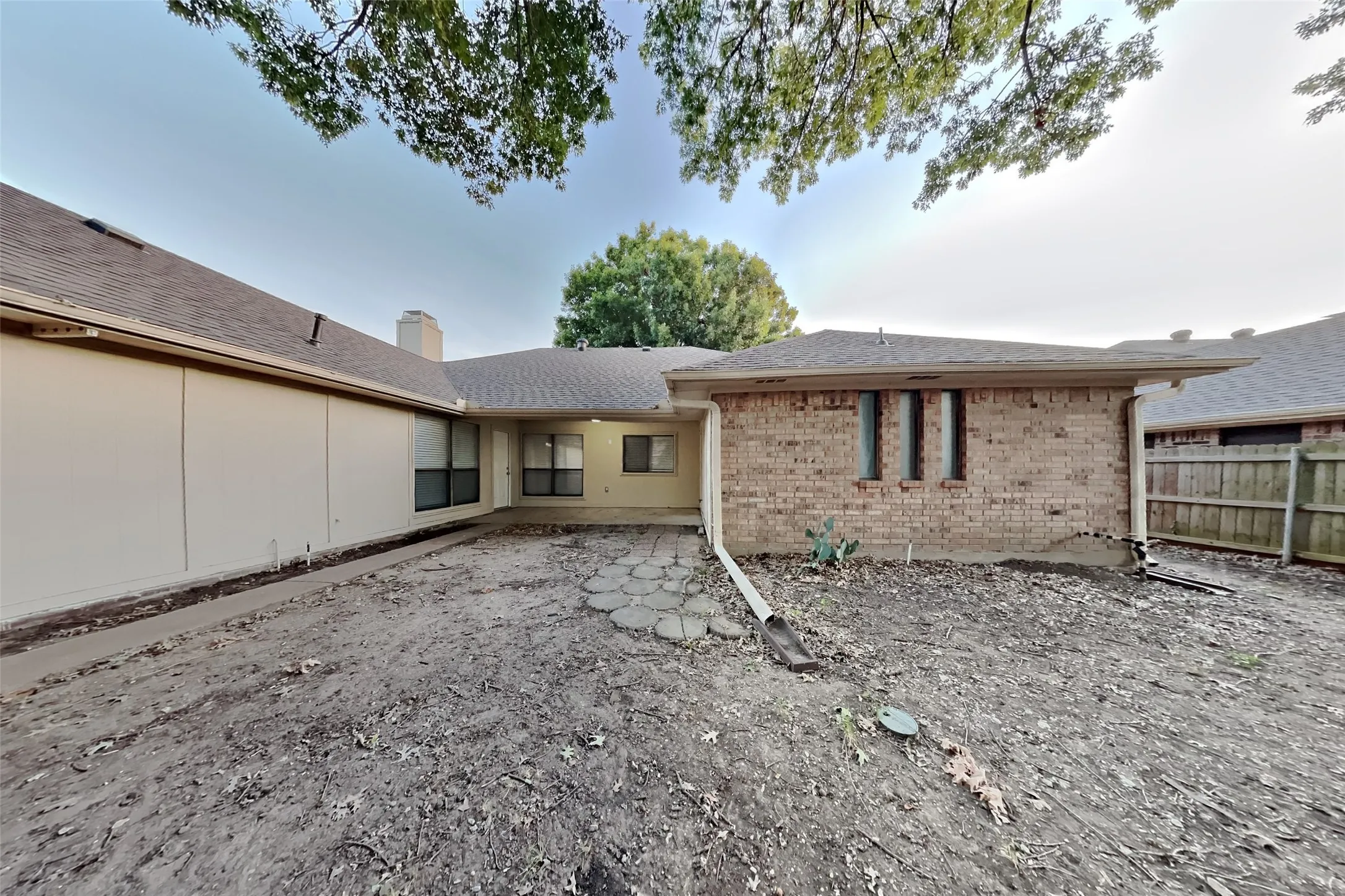 Single Family Residence For Rent in Collin County , 916 Green Brook Drive, Allen, Texas 75002, 4 Bedroom, 2 Bathroom, 2 Garage spaces, 2,130 Sqft, built in 1984, mls#21367272, Real Estate Agent in Allen, Homes For Rent in Collin county, Homes For Rent in Allen, Realtor in Allen Texas, Real Estate Brokerage Independent Realty Texas, Luminita Cordes Realtor