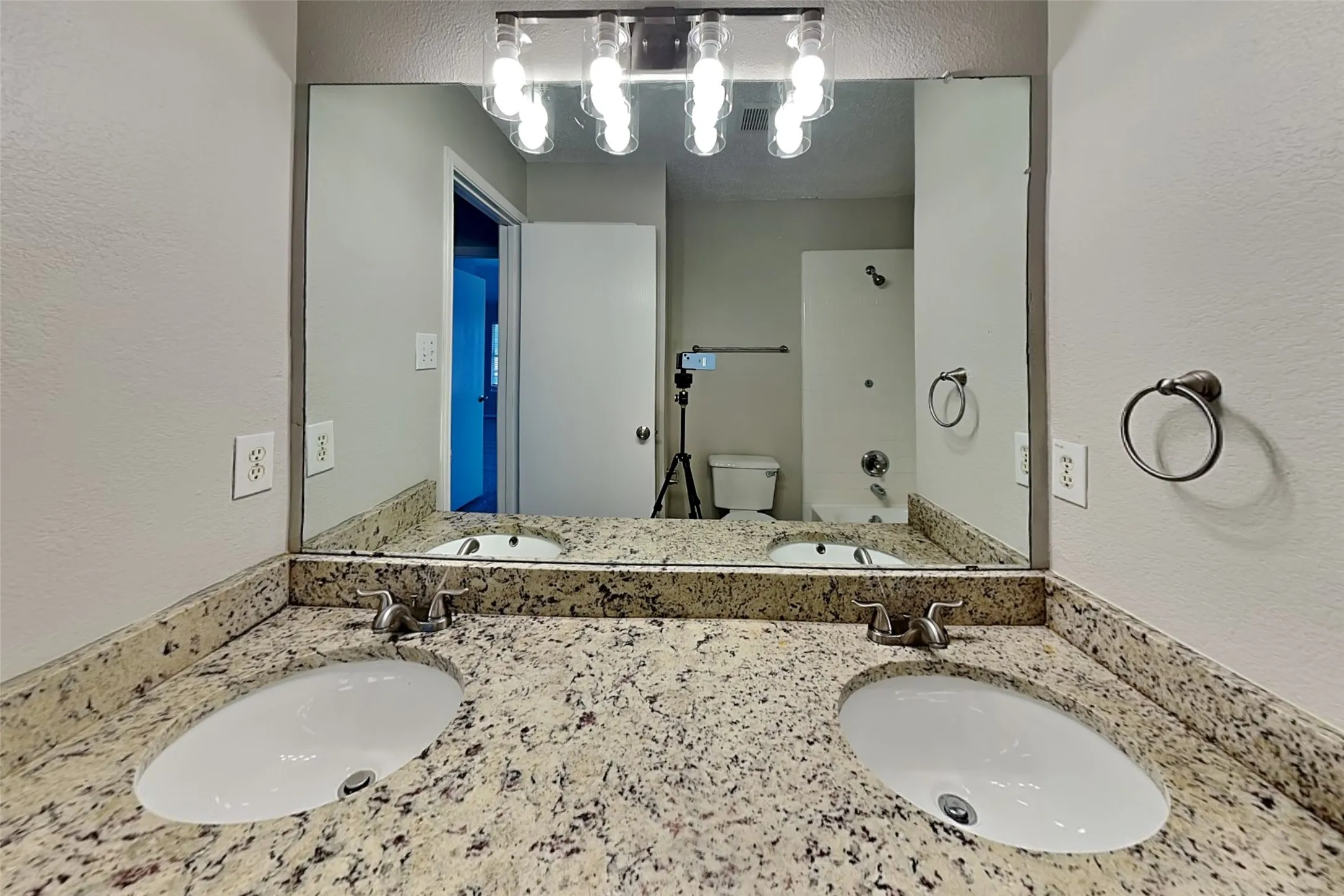 Single Family Residence For Rent in Denton County , 1790 Crosshaven Drive, Lewisville, Texas 75077, 4 Bedroom, 3 Bathroom, 2 Garage spaces, 2,854 Sqft, built in 1997, mls#21367275, Real Estate Agent in Lewisville, Homes For Rent in Denton county, Homes For Rent in Lewisville, Realtor in Lewisville Texas, Real Estate Brokerage Independent Realty Texas, Luminita Cordes Realtor