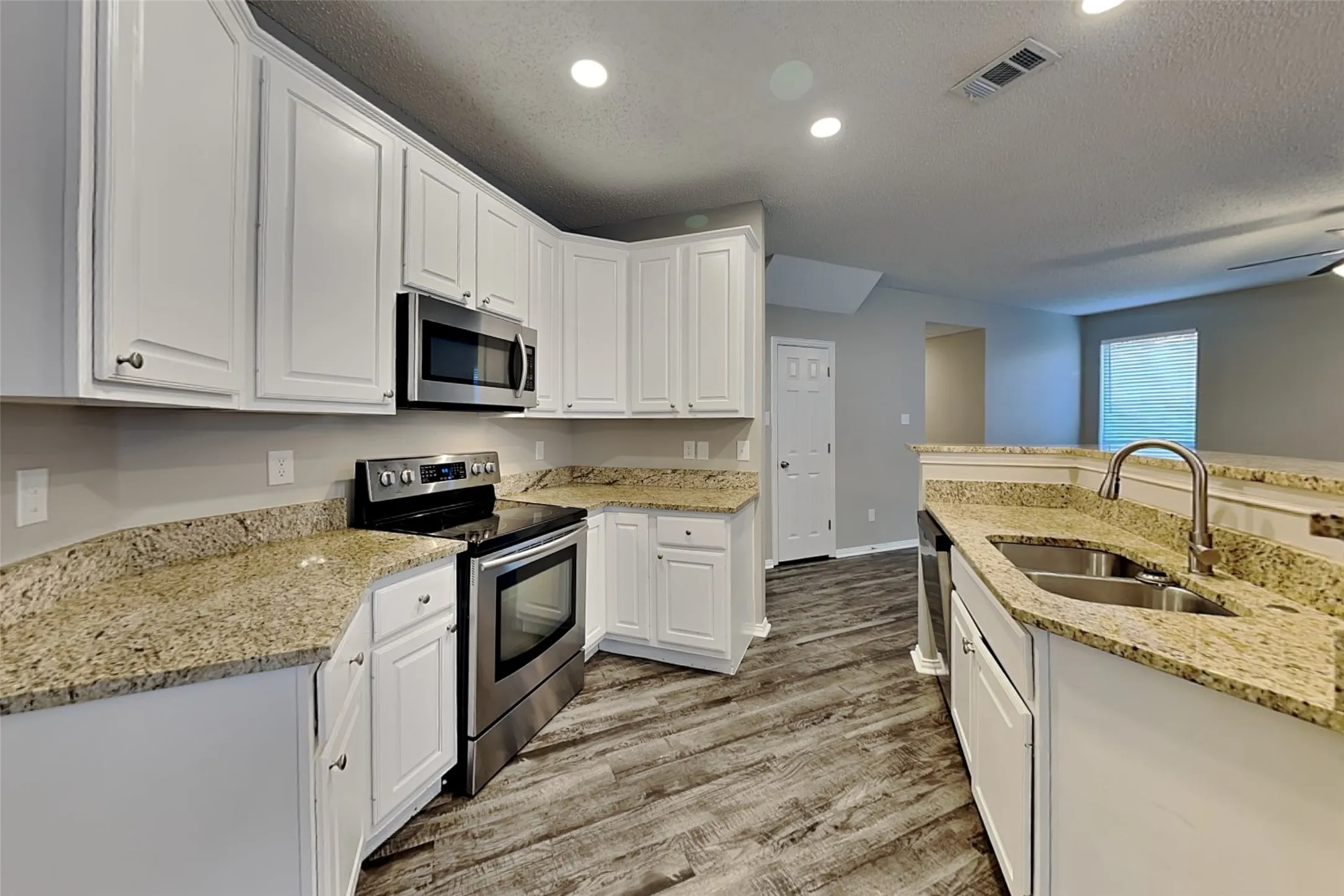 Single Family Residence For Rent in Denton County , 1716 Meyerwood Lane S, Flower Mound, Texas 75028, 4 Bedroom, 3 Bathroom, 2 Garage spaces, 2,165 Sqft, built in 1994, mls#21367276, Real Estate Agent in Flower Mound, Homes For Rent in Denton county, Homes For Rent in Flower Mound, Realtor in Flower Mound Texas, Real Estate Brokerage Independent Realty Texas, Luminita Cordes Realtor