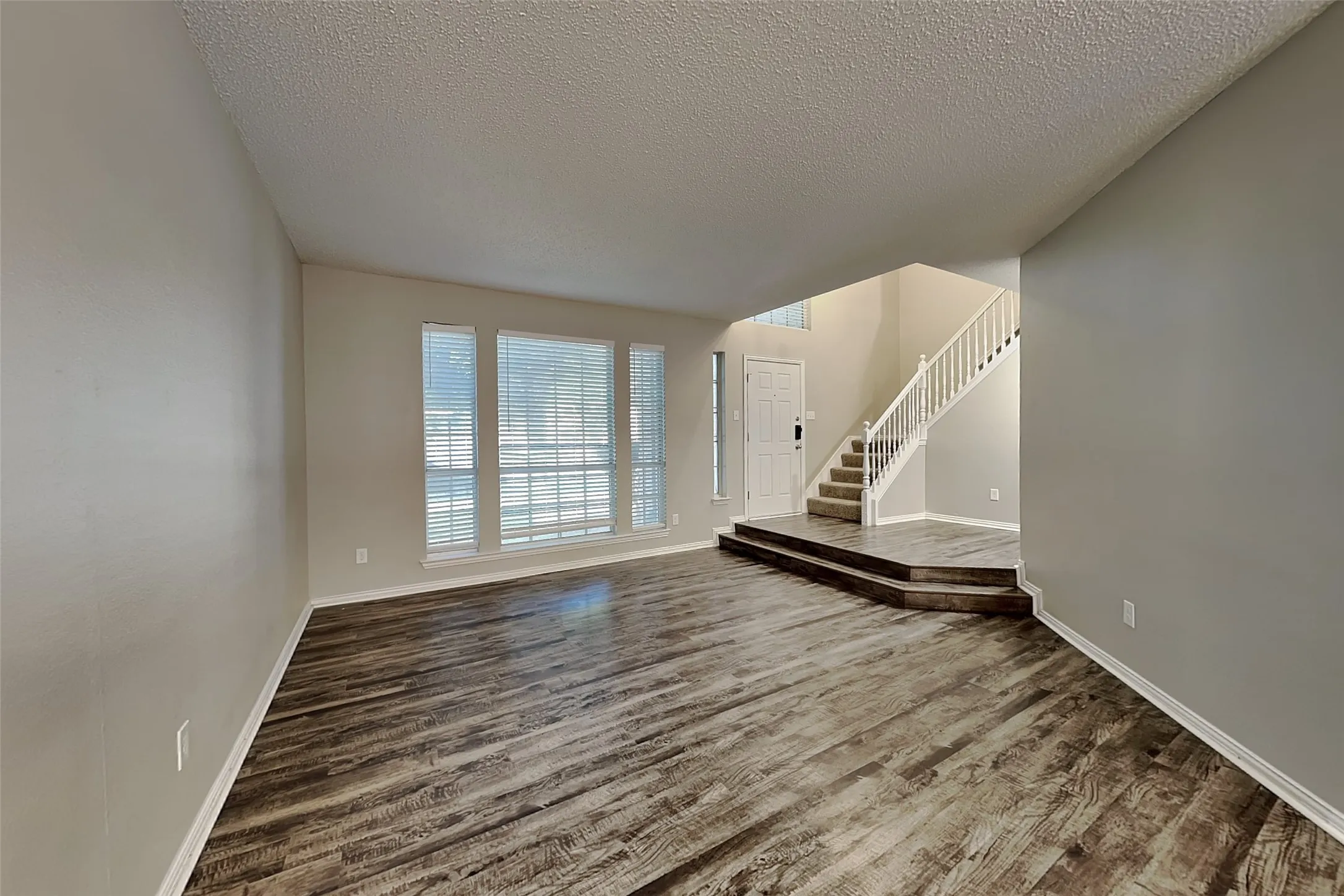 Single Family Residence For Rent in Denton County , 1716 Meyerwood Lane S, Flower Mound, Texas 75028, 4 Bedroom, 3 Bathroom, 2 Garage spaces, 2,165 Sqft, built in 1994, mls#21367276, Real Estate Agent in Flower Mound, Homes For Rent in Denton county, Homes For Rent in Flower Mound, Realtor in Flower Mound Texas, Real Estate Brokerage Independent Realty Texas, Luminita Cordes Realtor