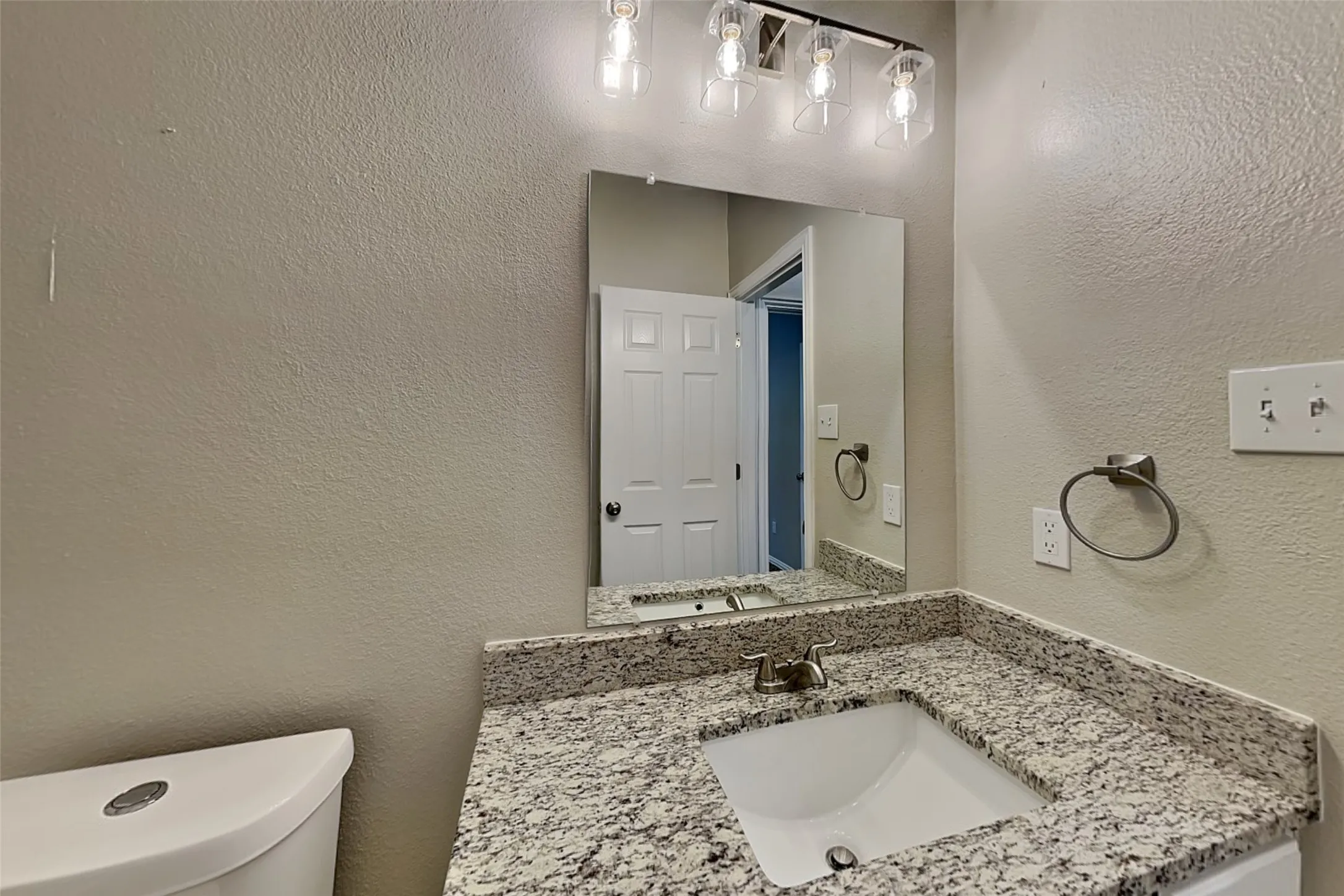 Single Family Residence For Rent in Denton County , 2105 Peacock Lane, Corinth, Texas 76210, 4 Bedroom, 2 Bathroom, 2 Garage spaces, 2,374 Sqft, built in 1999, mls#21367278, Real Estate Agent in Corinth, Homes For Rent in Denton county, Homes For Rent in Corinth, Realtor in Corinth Texas, Real Estate Brokerage Independent Realty Texas, Luminita Cordes Realtor