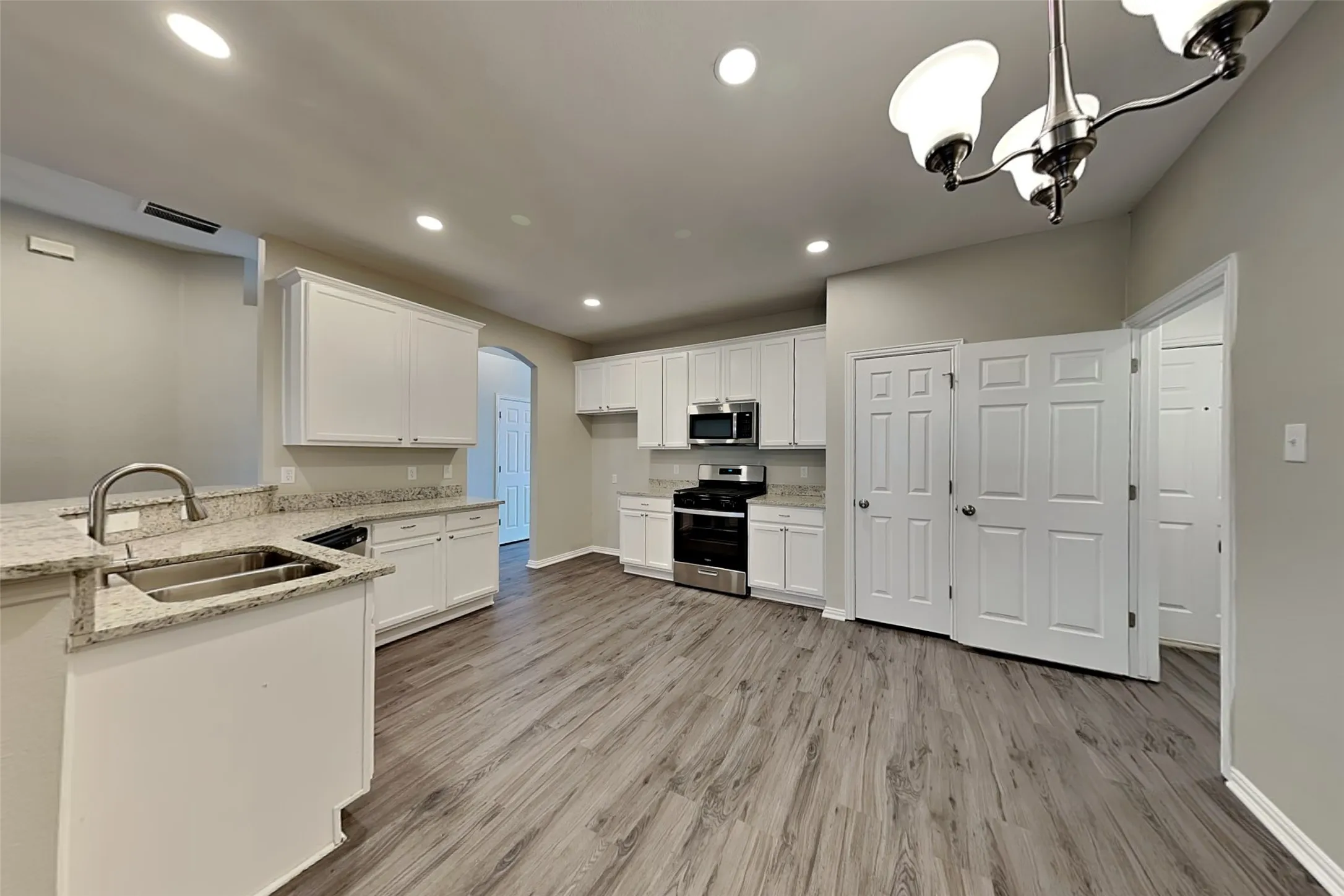 Single Family Residence For Rent in Denton County , 2105 Peacock Lane, Corinth, Texas 76210, 4 Bedroom, 2 Bathroom, 2 Garage spaces, 2,374 Sqft, built in 1999, mls#21367278, Real Estate Agent in Corinth, Homes For Rent in Denton county, Homes For Rent in Corinth, Realtor in Corinth Texas, Real Estate Brokerage Independent Realty Texas, Luminita Cordes Realtor