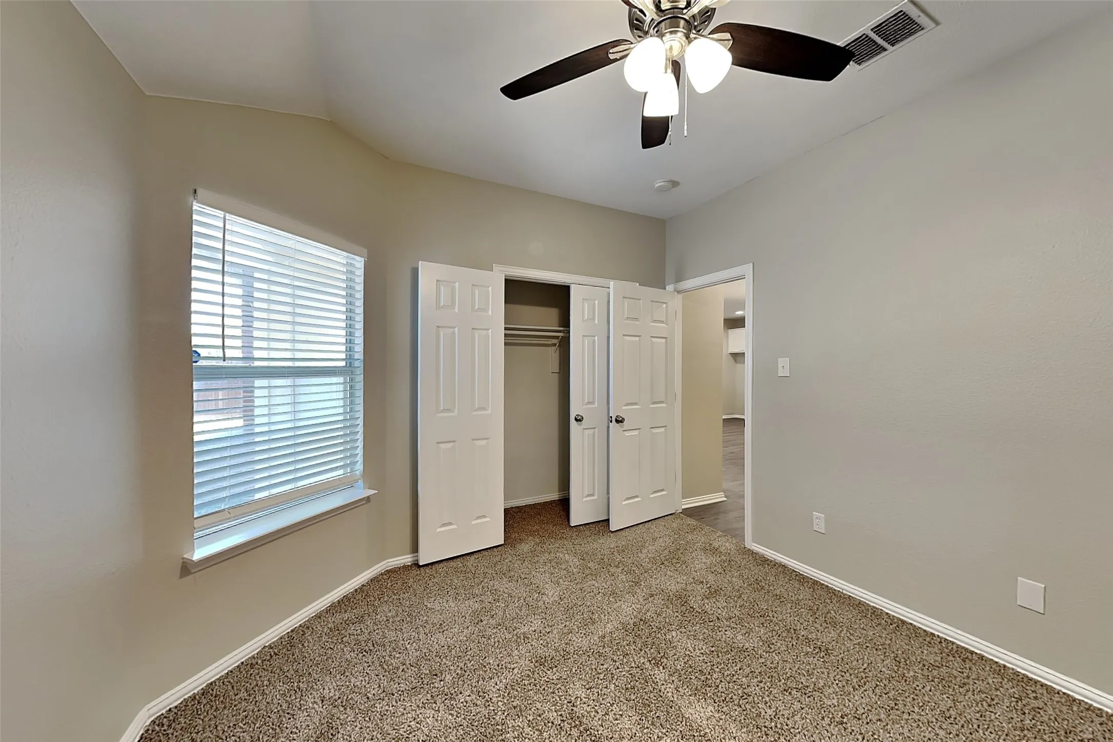 Single Family Residence For Rent in Denton County , 2105 Peacock Lane, Corinth, Texas 76210, 4 Bedroom, 2 Bathroom, 2 Garage spaces, 2,374 Sqft, built in 1999, mls#21367278, Real Estate Agent in Corinth, Homes For Rent in Denton county, Homes For Rent in Corinth, Realtor in Corinth Texas, Real Estate Brokerage Independent Realty Texas, Luminita Cordes Realtor