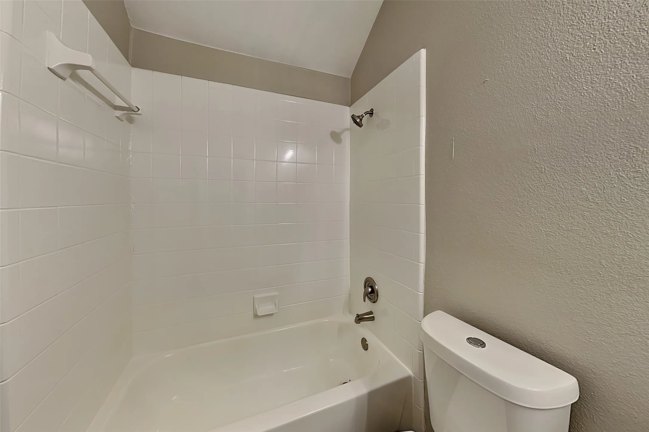 Single Family Residence For Rent in Denton County , 2105 Peacock Lane, Corinth, Texas 76210, 4 Bedroom, 2 Bathroom, 2 Garage spaces, 2,374 Sqft, built in 1999, mls#21367278, Real Estate Agent in Corinth, Homes For Rent in Denton county, Homes For Rent in Corinth, Realtor in Corinth Texas, Real Estate Brokerage Independent Realty Texas, Luminita Cordes Realtor