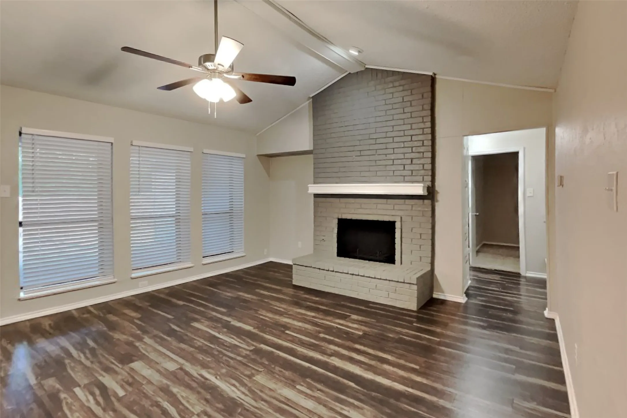 Single Family Residence For Rent in Dallas County , 5002 Woodmeadow Drive, Garland, Texas 75043, 3 Bedroom, 2 Bathroom, 2 Garage spaces, 1,574 Sqft, built in 1980, mls#21367280, Real Estate Agent in Garland, Homes For Rent in Dallas county, Homes For Rent in Garland, Realtor in Garland Texas, Real Estate Brokerage Independent Realty Texas, Luminita Cordes Realtor