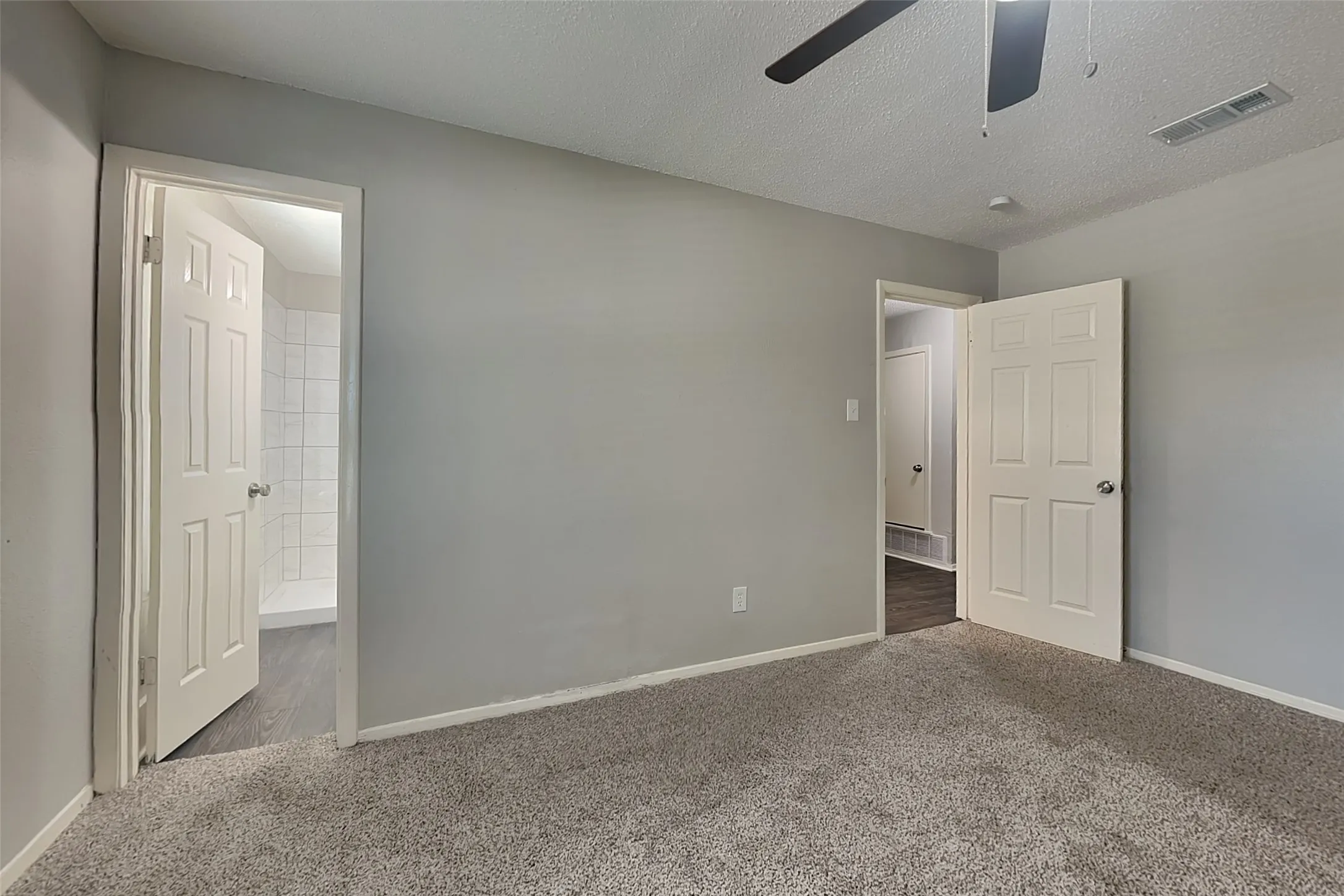 Single Family Residence For Rent in Dallas County , 622 W Springdale Lane, Grand Prairie, Texas 75052, 3 Bedroom, 2 Bathroom, 2 Garage spaces, 1,247 Sqft, built in 1969, mls#21367281, Real Estate Agent in Grand Prairie, Homes For Rent in Dallas county, Homes For Rent in Grand Prairie, Realtor in Grand Prairie Texas, Real Estate Brokerage Independent Realty Texas, Luminita Cordes Realtor