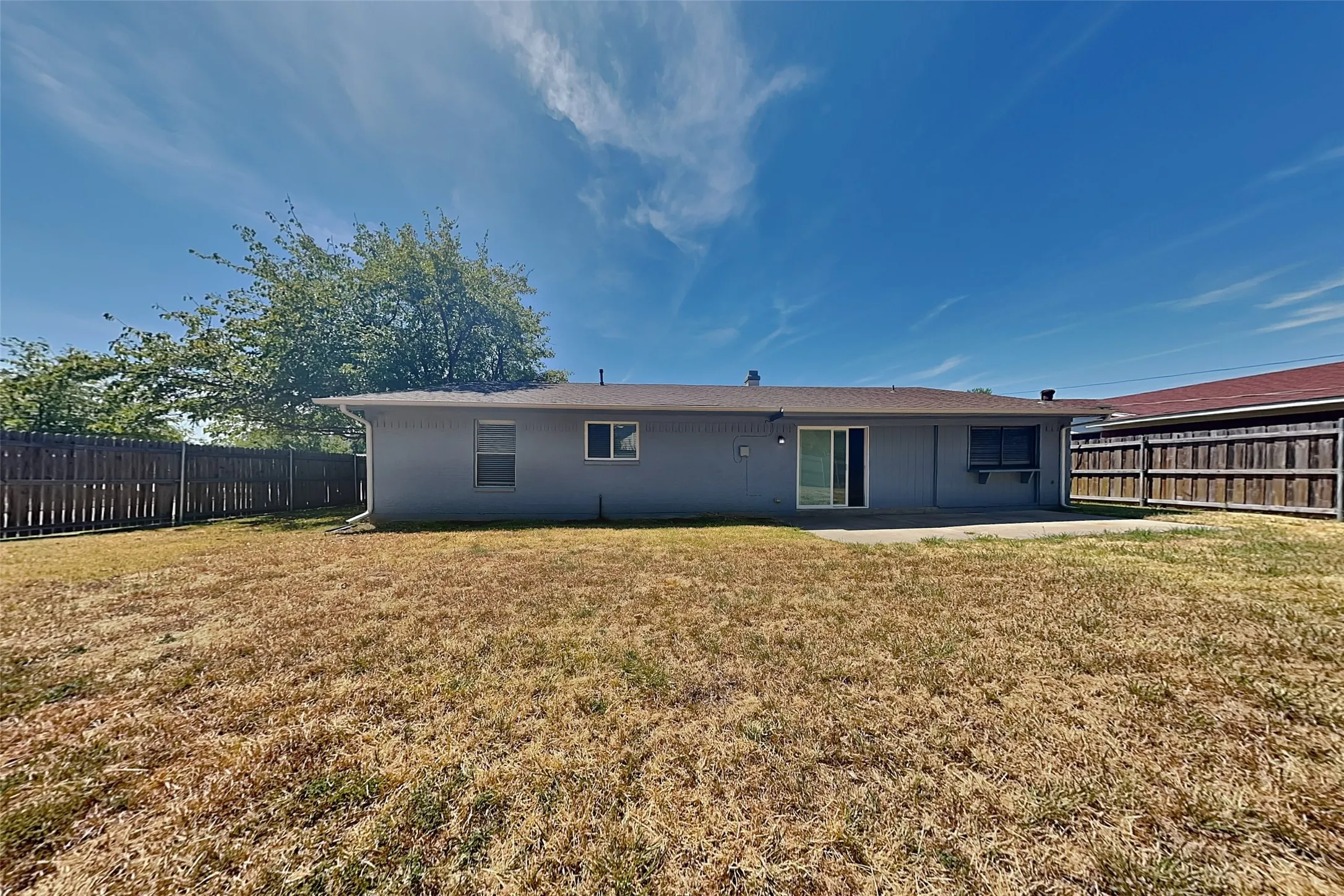 Single Family Residence For Rent in Dallas County , 622 W Springdale Lane, Grand Prairie, Texas 75052, 3 Bedroom, 2 Bathroom, 2 Garage spaces, 1,247 Sqft, built in 1969, mls#21367281, Real Estate Agent in Grand Prairie, Homes For Rent in Dallas county, Homes For Rent in Grand Prairie, Realtor in Grand Prairie Texas, Real Estate Brokerage Independent Realty Texas, Luminita Cordes Realtor
