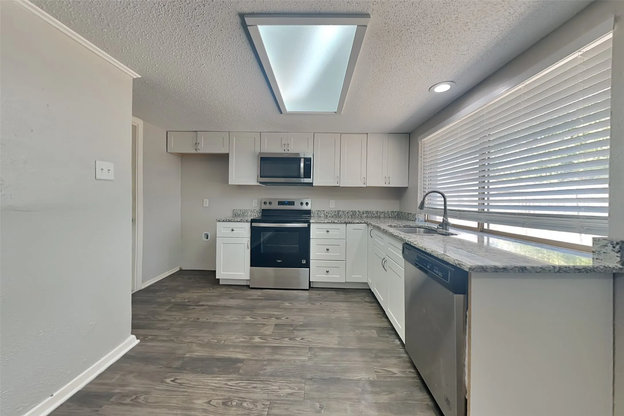 Single Family Residence For Rent in Dallas County , 622 W Springdale Lane, Grand Prairie, Texas 75052, 3 Bedroom, 2 Bathroom, 2 Garage spaces, 1,247 Sqft, built in 1969, mls#21367281, Real Estate Agent in Grand Prairie, Homes For Rent in Dallas county, Homes For Rent in Grand Prairie, Realtor in Grand Prairie Texas, Real Estate Brokerage Independent Realty Texas, Luminita Cordes Realtor