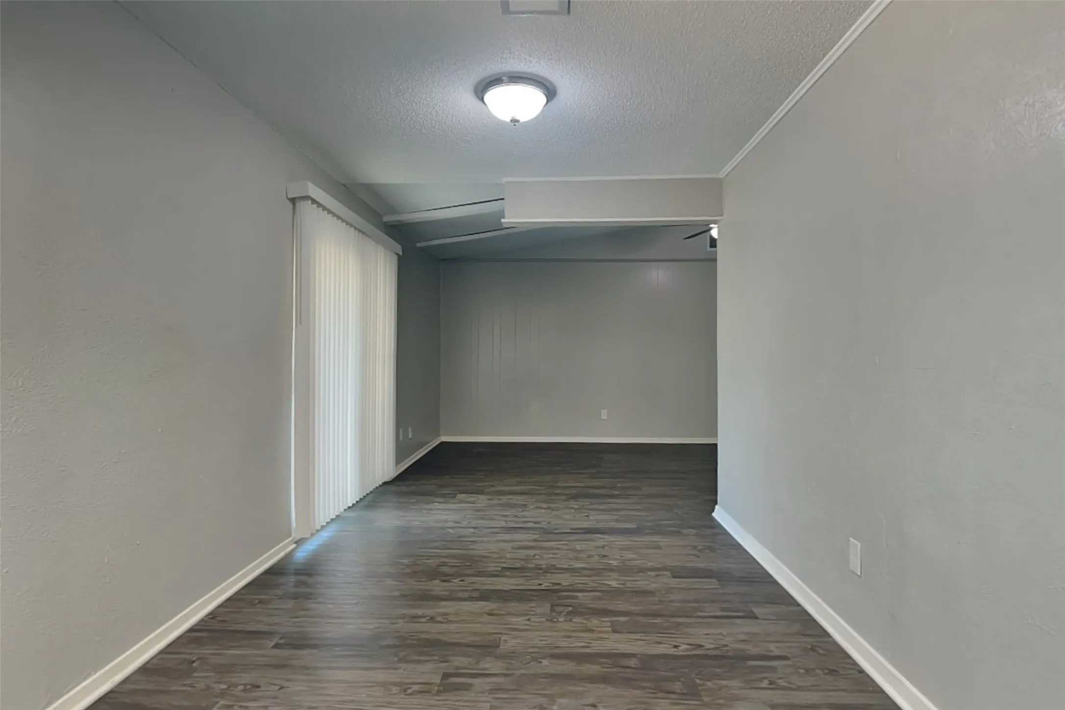 Single Family Residence For Rent in Dallas County , 622 W Springdale Lane, Grand Prairie, Texas 75052, 3 Bedroom, 2 Bathroom, 2 Garage spaces, 1,247 Sqft, built in 1969, mls#21367281, Real Estate Agent in Grand Prairie, Homes For Rent in Dallas county, Homes For Rent in Grand Prairie, Realtor in Grand Prairie Texas, Real Estate Brokerage Independent Realty Texas, Luminita Cordes Realtor