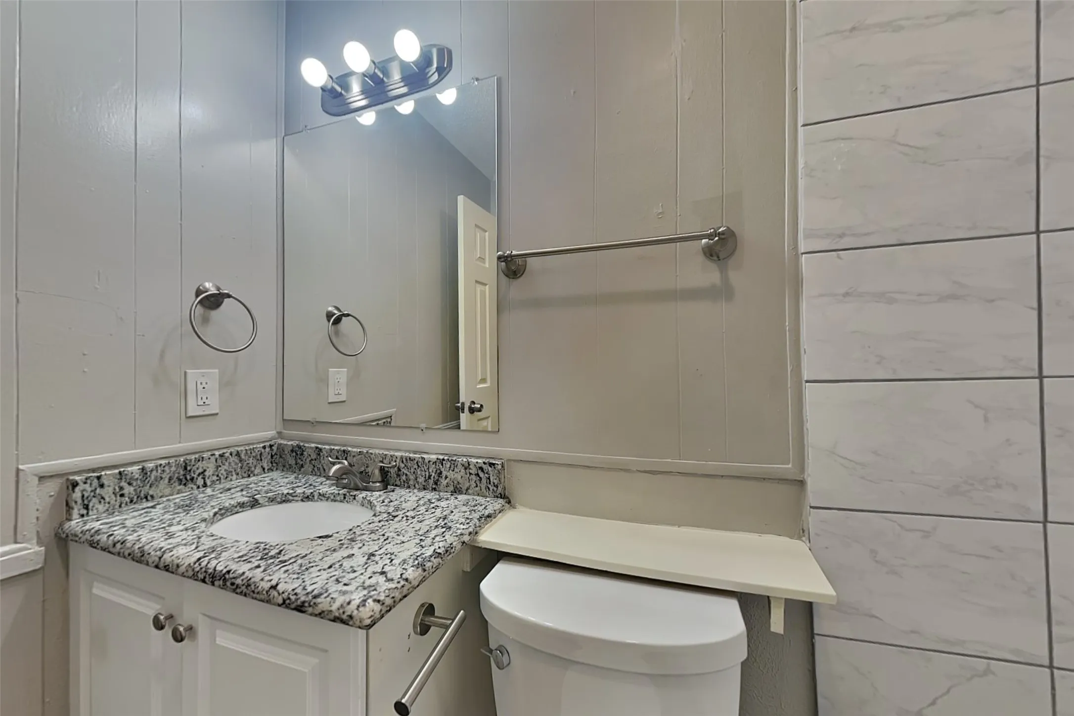 Single Family Residence For Rent in Dallas County , 622 W Springdale Lane, Grand Prairie, Texas 75052, 3 Bedroom, 2 Bathroom, 2 Garage spaces, 1,247 Sqft, built in 1969, mls#21367281, Real Estate Agent in Grand Prairie, Homes For Rent in Dallas county, Homes For Rent in Grand Prairie, Realtor in Grand Prairie Texas, Real Estate Brokerage Independent Realty Texas, Luminita Cordes Realtor