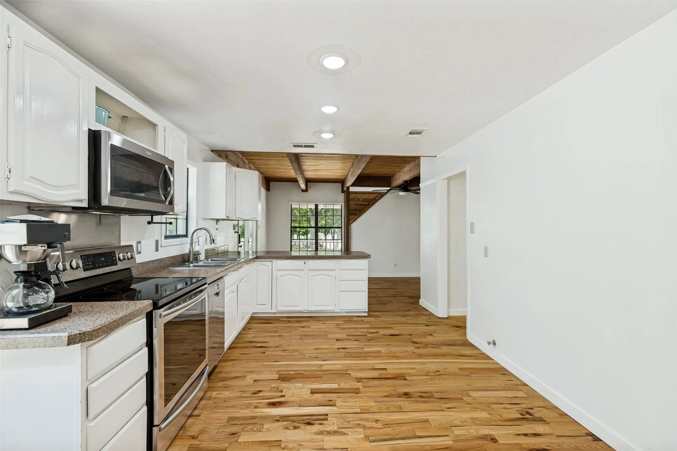 Single Family Residence For Sale in Collin County , 8741 County Road 863, Princeton, Texas 75407, 3 Bedroom, 3 Bathroom, 2 Garage spaces, 1,888 Sqft, built in 1984, mls#21367282, Real Estate Agent in Princeton, Homes For Sale in Collin county, Homes For Sale in Princeton, Realtor in Princeton Texas, Real Estate Brokerage Independent Realty Texas, Luminita Cordes Realtor