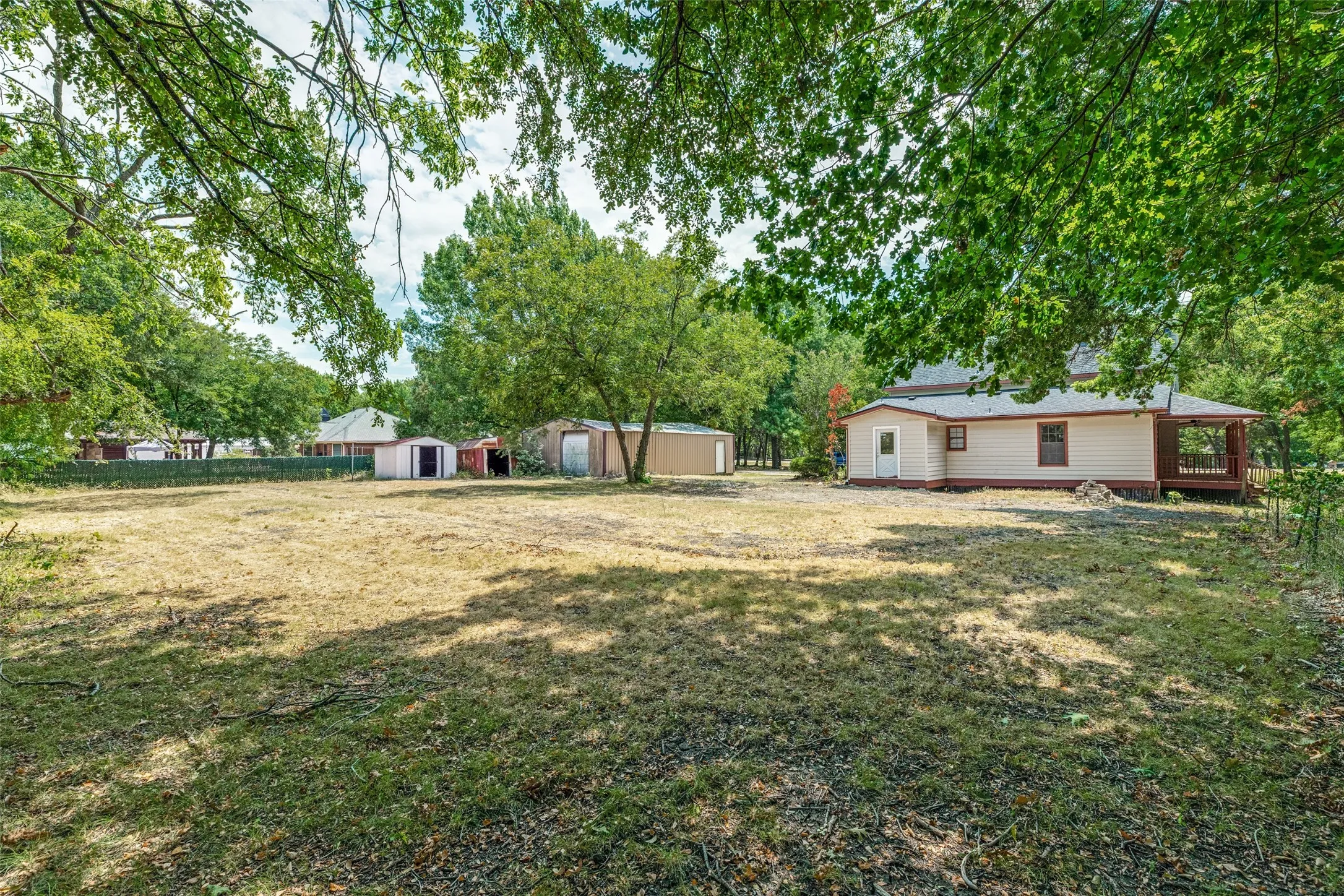Single Family Residence For Sale in Collin County , 8741 County Road 863, Princeton, Texas 75407, 3 Bedroom, 3 Bathroom, 2 Garage spaces, 1,888 Sqft, built in 1984, mls#21367282, Real Estate Agent in Princeton, Homes For Sale in Collin county, Homes For Sale in Princeton, Realtor in Princeton Texas, Real Estate Brokerage Independent Realty Texas, Luminita Cordes Realtor