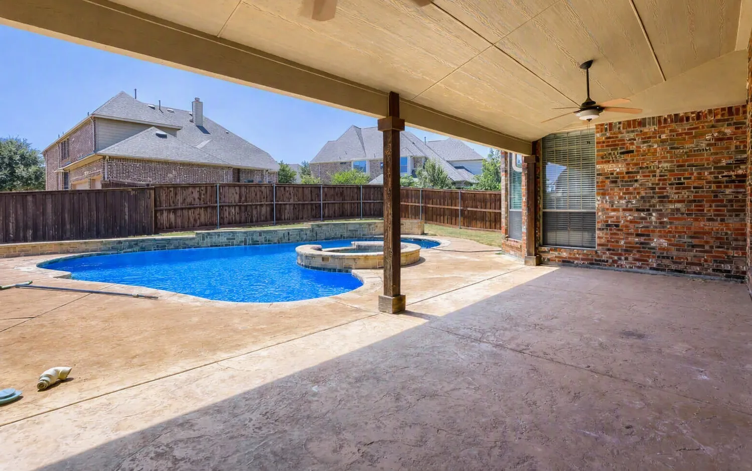 Single Family Residence For Sale in Tarrant County , 6919 Navigation Drive, Grand Prairie, Texas 75054, 5 Bedroom, 2 Bathroom, 2 Garage spaces, 3,288 Sqft, built in 2005, mls#21363943, Real Estate Agent in Grand Prairie, Homes For Sale in Tarrant county, Homes For Sale in Grand Prairie, Realtor in Grand Prairie Texas, Real Estate Brokerage Independent Realty Texas, Luminita Cordes Realtor