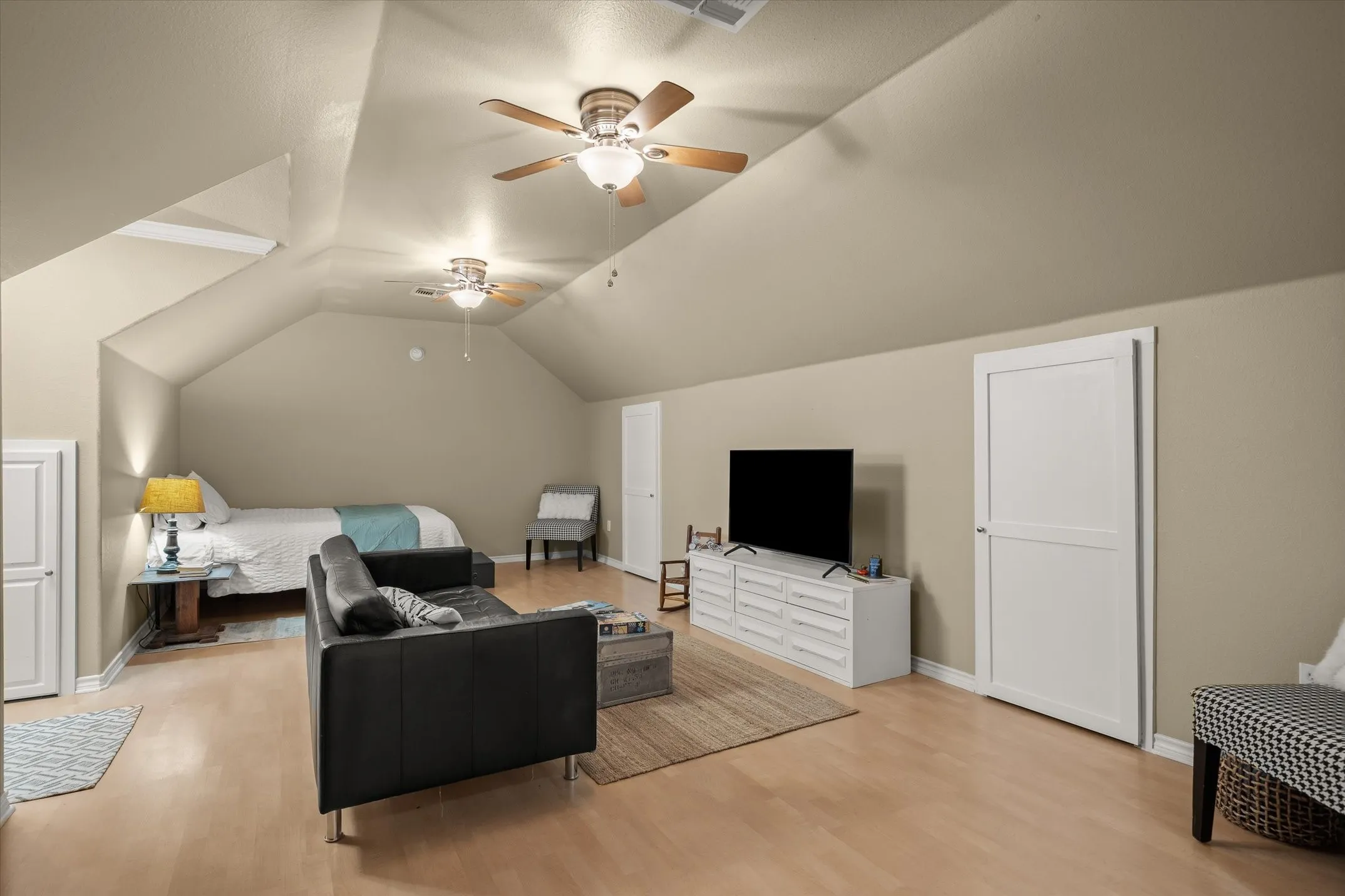 Upstairs bedroom has full bath and can also be used as a game room, media room, office... you name it!