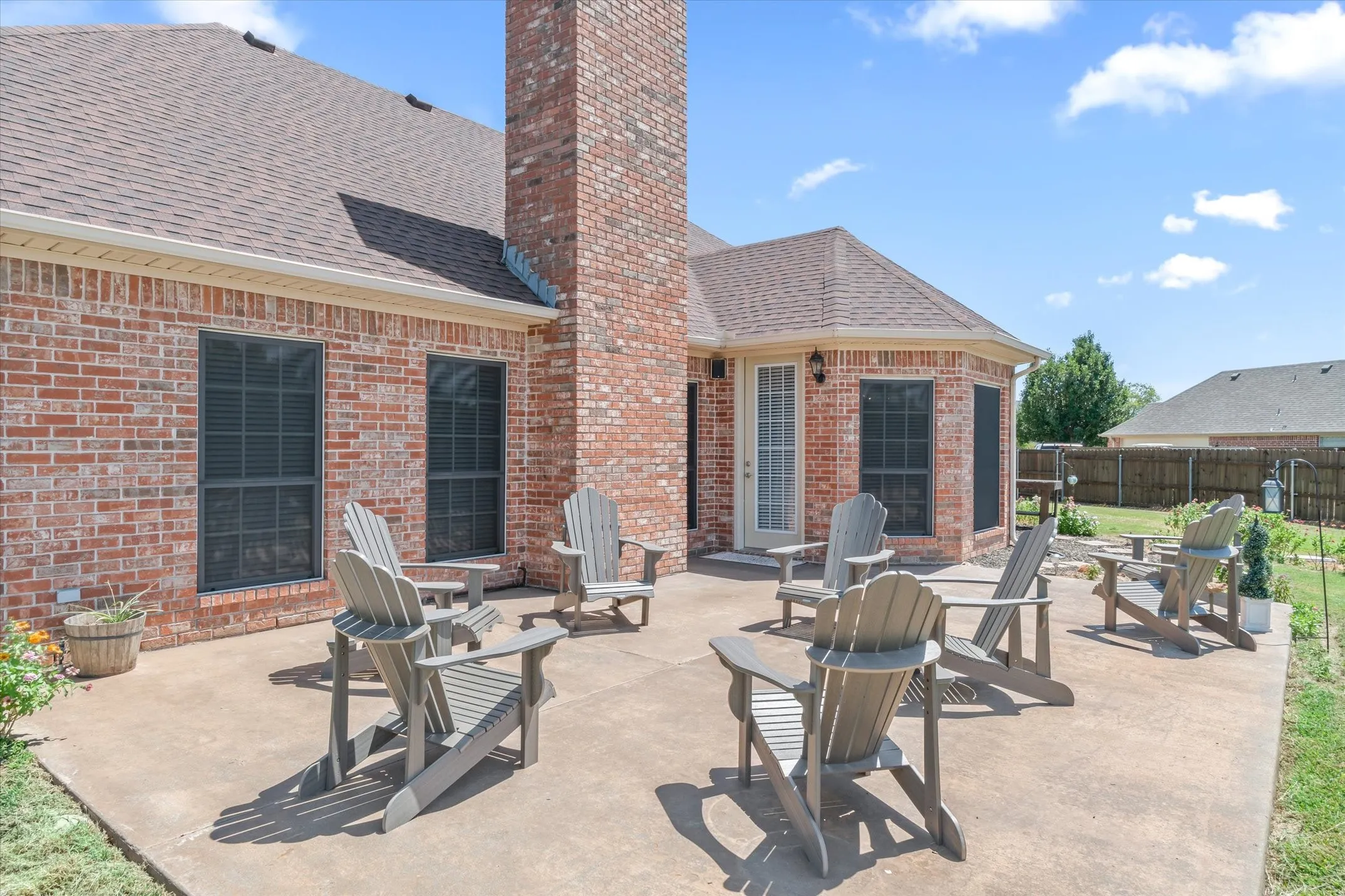 Single Family Residence For Sale in Van Zandt County , 117 Lake Meadow Boulevard, Canton, Texas 75103, 4 Bedroom, 4 Bathroom, 2 Garage spaces, 3,107 Sqft, built in 2001, mls#21365995, Real Estate Agent in Canton, Homes For Sale in Van Zandt county, Homes For Sale in Canton, Realtor in Canton Texas, Real Estate Brokerage Independent Realty Texas, Luminita Cordes Realtor