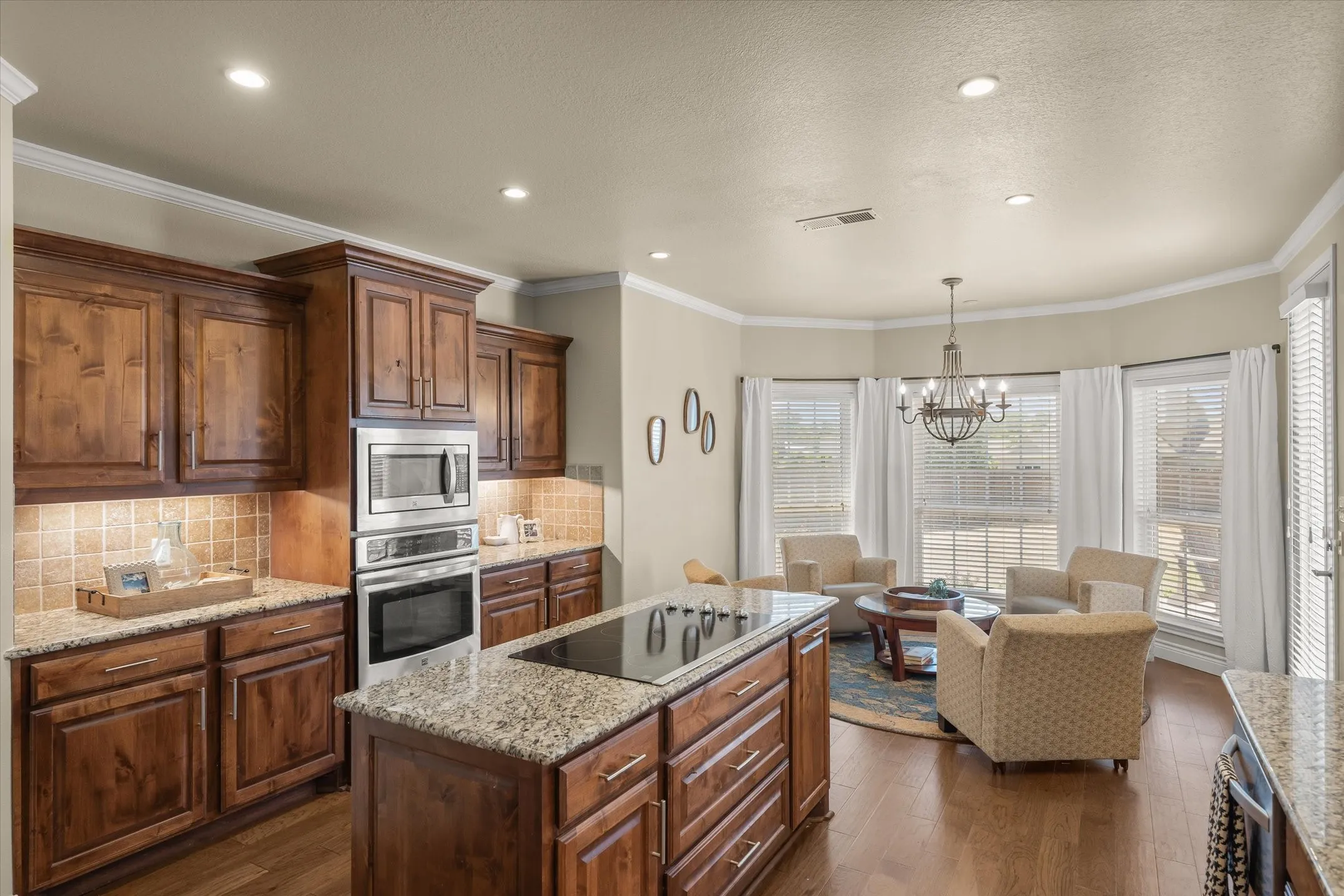 Single Family Residence For Sale in Van Zandt County , 117 Lake Meadow Boulevard, Canton, Texas 75103, 4 Bedroom, 4 Bathroom, 2 Garage spaces, 3,107 Sqft, built in 2001, mls#21365995, Real Estate Agent in Canton, Homes For Sale in Van Zandt county, Homes For Sale in Canton, Realtor in Canton Texas, Real Estate Brokerage Independent Realty Texas, Luminita Cordes Realtor