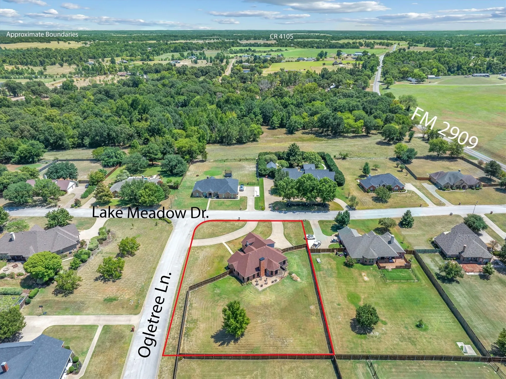 Single Family Residence For Sale in Van Zandt County , 117 Lake Meadow Boulevard, Canton, Texas 75103, 4 Bedroom, 4 Bathroom, 2 Garage spaces, 3,107 Sqft, built in 2001, mls#21365995, Real Estate Agent in Canton, Homes For Sale in Van Zandt county, Homes For Sale in Canton, Realtor in Canton Texas, Real Estate Brokerage Independent Realty Texas, Luminita Cordes Realtor