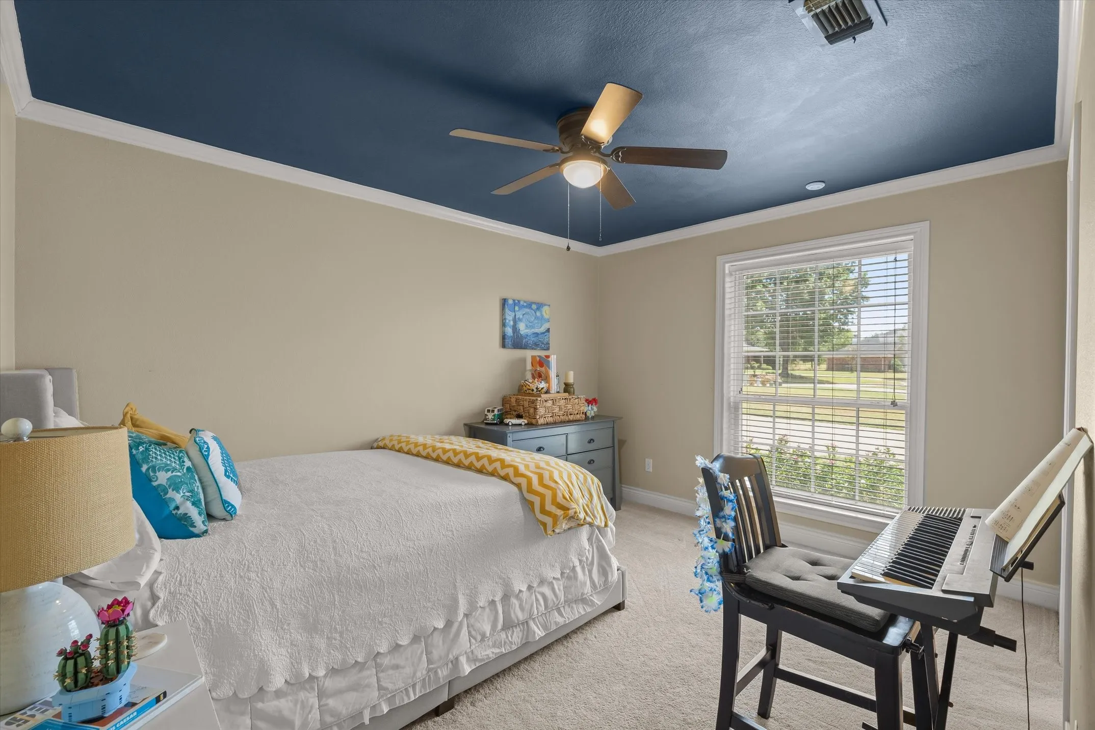 Single Family Residence For Sale in Van Zandt County , 117 Lake Meadow Boulevard, Canton, Texas 75103, 4 Bedroom, 4 Bathroom, 2 Garage spaces, 3,107 Sqft, built in 2001, mls#21365995, Real Estate Agent in Canton, Homes For Sale in Van Zandt county, Homes For Sale in Canton, Realtor in Canton Texas, Real Estate Brokerage Independent Realty Texas, Luminita Cordes Realtor