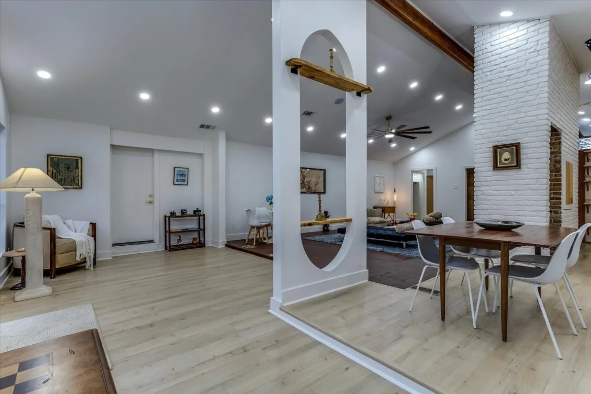 Single Family Residence For Sale in Dallas County , 1729 Boca Chica Drive, Dallas, Texas 75232, 4 Bedroom, 2 Bathroom, 2 Garage spaces, 3,966 Sqft, built in 1958, mls#21367290, Real Estate Agent in Dallas, Homes For Sale in Dallas county, Homes For Sale in Dallas, Realtor in Dallas Texas, Real Estate Brokerage Independent Realty Texas, Luminita Cordes Realtor