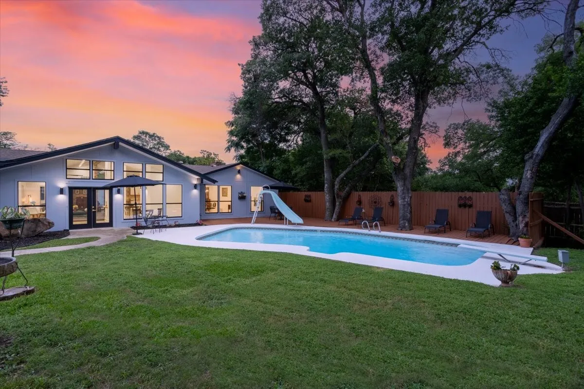 Single Family Residence For Sale in Dallas County , 1729 Boca Chica Drive, Dallas, Texas 75232, 4 Bedroom, 2 Bathroom, 2 Garage spaces, 3,966 Sqft, built in 1958, mls#21367290, Real Estate Agent in Dallas, Homes For Sale in Dallas county, Homes For Sale in Dallas, Realtor in Dallas Texas, Real Estate Brokerage Independent Realty Texas, Luminita Cordes Realtor