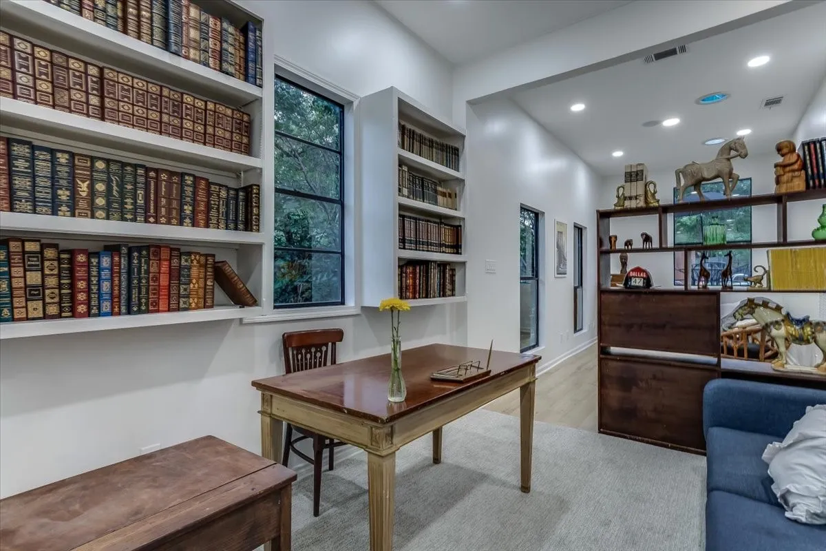 Single Family Residence For Sale in Dallas County , 1729 Boca Chica Drive, Dallas, Texas 75232, 4 Bedroom, 2 Bathroom, 2 Garage spaces, 3,966 Sqft, built in 1958, mls#21367290, Real Estate Agent in Dallas, Homes For Sale in Dallas county, Homes For Sale in Dallas, Realtor in Dallas Texas, Real Estate Brokerage Independent Realty Texas, Luminita Cordes Realtor