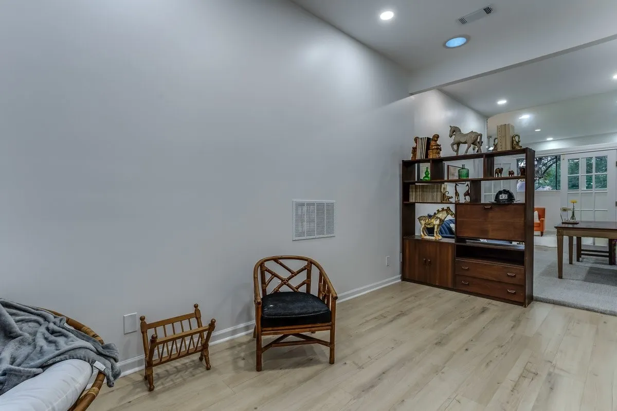 Single Family Residence For Sale in Dallas County , 1729 Boca Chica Drive, Dallas, Texas 75232, 4 Bedroom, 2 Bathroom, 2 Garage spaces, 3,966 Sqft, built in 1958, mls#21367290, Real Estate Agent in Dallas, Homes For Sale in Dallas county, Homes For Sale in Dallas, Realtor in Dallas Texas, Real Estate Brokerage Independent Realty Texas, Luminita Cordes Realtor