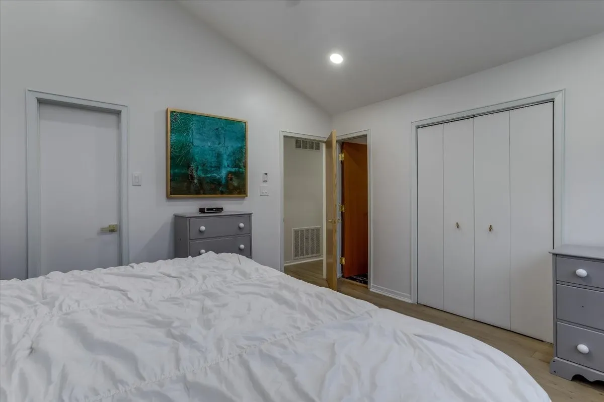 Single Family Residence For Sale in Dallas County , 1729 Boca Chica Drive, Dallas, Texas 75232, 4 Bedroom, 2 Bathroom, 2 Garage spaces, 3,966 Sqft, built in 1958, mls#21367290, Real Estate Agent in Dallas, Homes For Sale in Dallas county, Homes For Sale in Dallas, Realtor in Dallas Texas, Real Estate Brokerage Independent Realty Texas, Luminita Cordes Realtor