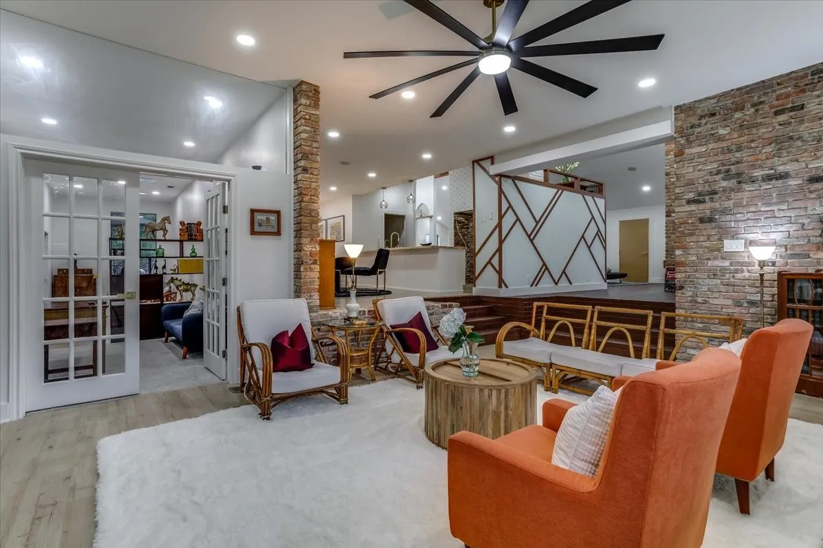 Single Family Residence For Sale in Dallas County , 1729 Boca Chica Drive, Dallas, Texas 75232, 4 Bedroom, 2 Bathroom, 2 Garage spaces, 3,966 Sqft, built in 1958, mls#21367290, Real Estate Agent in Dallas, Homes For Sale in Dallas county, Homes For Sale in Dallas, Realtor in Dallas Texas, Real Estate Brokerage Independent Realty Texas, Luminita Cordes Realtor