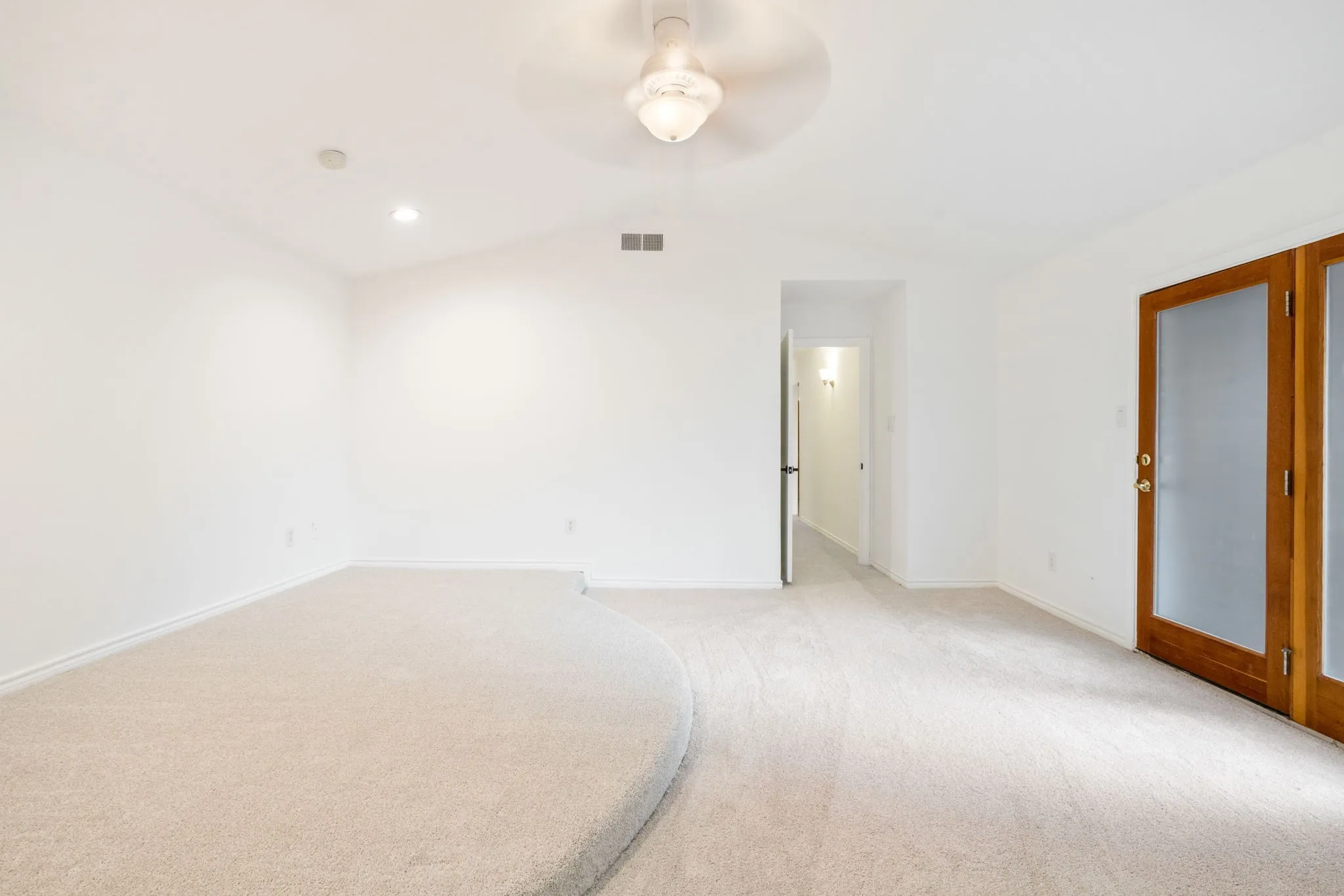 Single Family Residence For Sale in Collin County , 3105 Roundrock Trail, Plano, Texas 75075, 4 Bedroom, 3 Bathroom, 2 Garage spaces, 2,331 Sqft, built in 1974, mls#21365444, Real Estate Agent in Plano, Homes For Sale in Collin county, Homes For Sale in Plano, Realtor in Plano Texas, Real Estate Brokerage Independent Realty Texas, Luminita Cordes Realtor