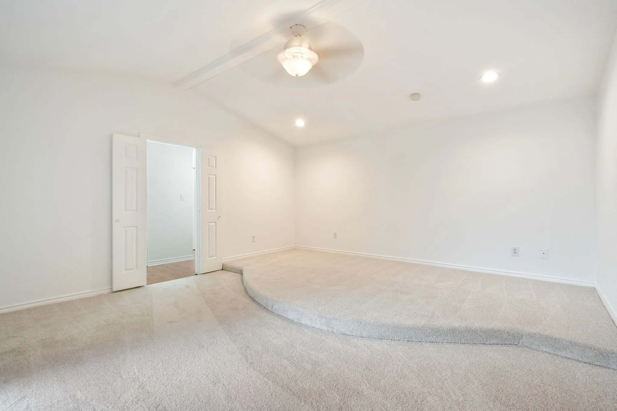 Single Family Residence For Sale in Collin County , 3105 Roundrock Trail, Plano, Texas 75075, 4 Bedroom, 3 Bathroom, 2 Garage spaces, 2,331 Sqft, built in 1974, mls#21365444, Real Estate Agent in Plano, Homes For Sale in Collin county, Homes For Sale in Plano, Realtor in Plano Texas, Real Estate Brokerage Independent Realty Texas, Luminita Cordes Realtor