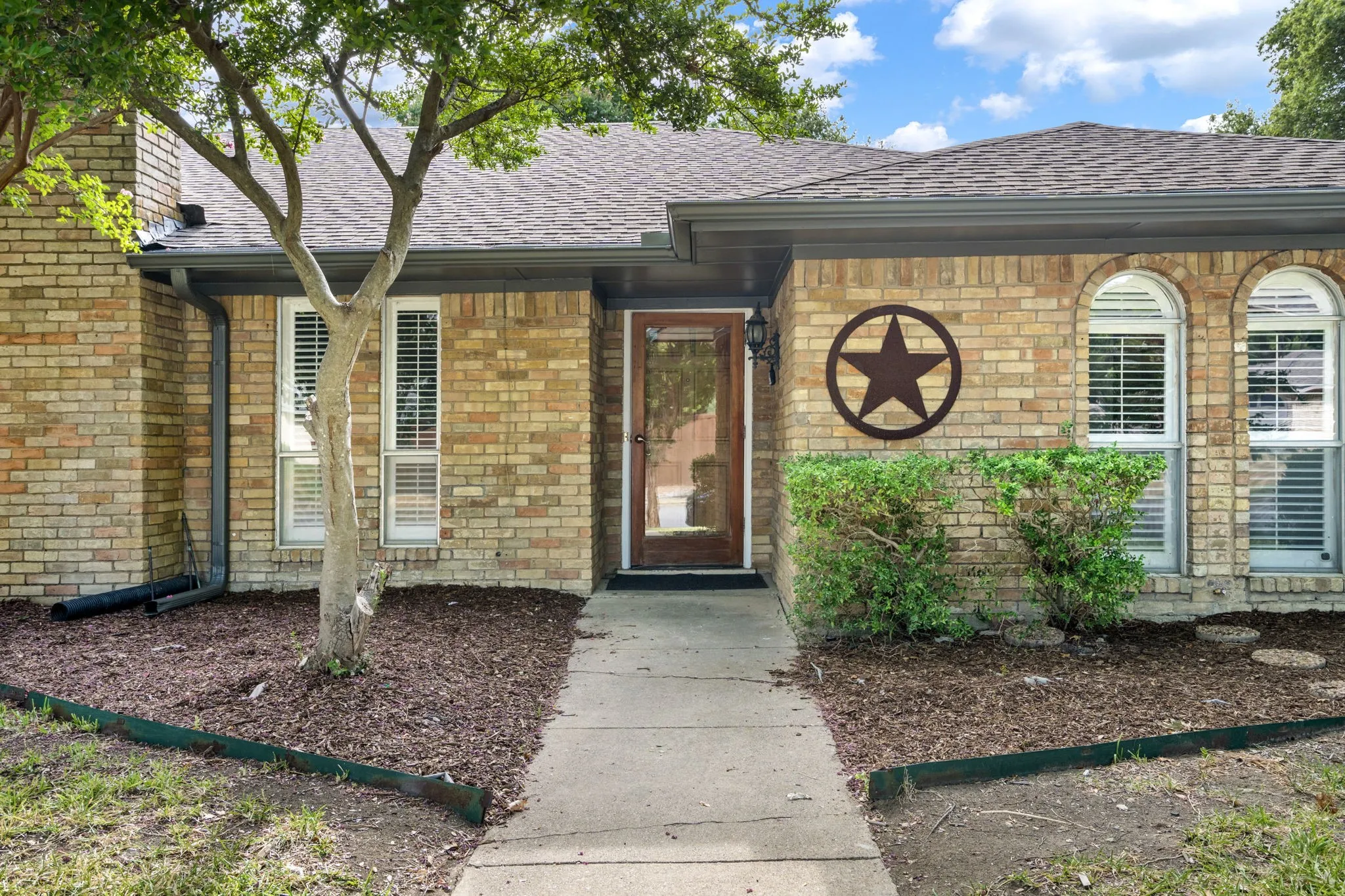 Single Family Residence For Sale in Collin County , 3105 Roundrock Trail, Plano, Texas 75075, 4 Bedroom, 3 Bathroom, 2 Garage spaces, 2,331 Sqft, built in 1974, mls#21365444, Real Estate Agent in Plano, Homes For Sale in Collin county, Homes For Sale in Plano, Realtor in Plano Texas, Real Estate Brokerage Independent Realty Texas, Luminita Cordes Realtor