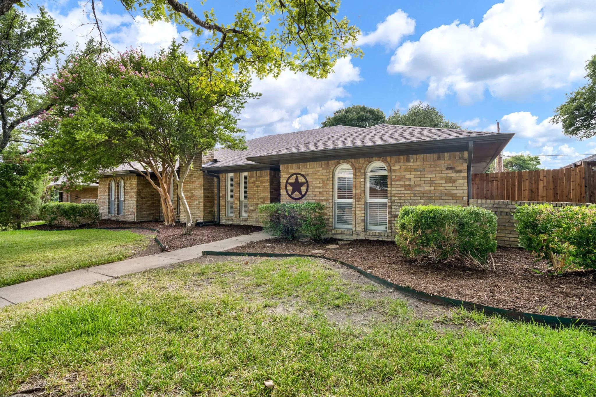Single Family Residence For Sale in Collin County , 3105 Roundrock Trail, Plano, Texas 75075, 4 Bedroom, 3 Bathroom, 2 Garage spaces, 2,331 Sqft, built in 1974, mls#21365444, Real Estate Agent in Plano, Homes For Sale in Collin county, Homes For Sale in Plano, Realtor in Plano Texas, Real Estate Brokerage Independent Realty Texas, Luminita Cordes Realtor