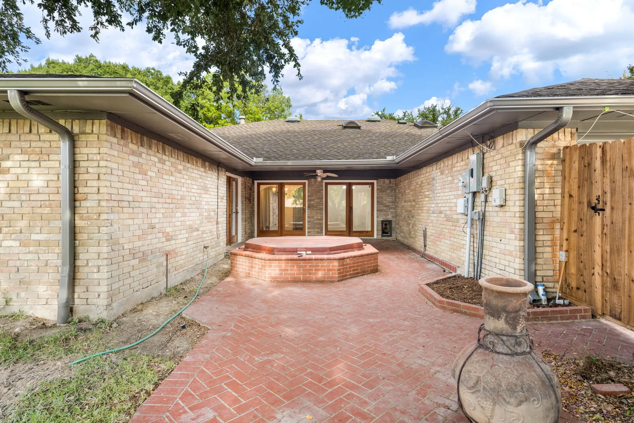 Single Family Residence For Sale in Collin County , 3105 Roundrock Trail, Plano, Texas 75075, 4 Bedroom, 3 Bathroom, 2 Garage spaces, 2,331 Sqft, built in 1974, mls#21365444, Real Estate Agent in Plano, Homes For Sale in Collin county, Homes For Sale in Plano, Realtor in Plano Texas, Real Estate Brokerage Independent Realty Texas, Luminita Cordes Realtor