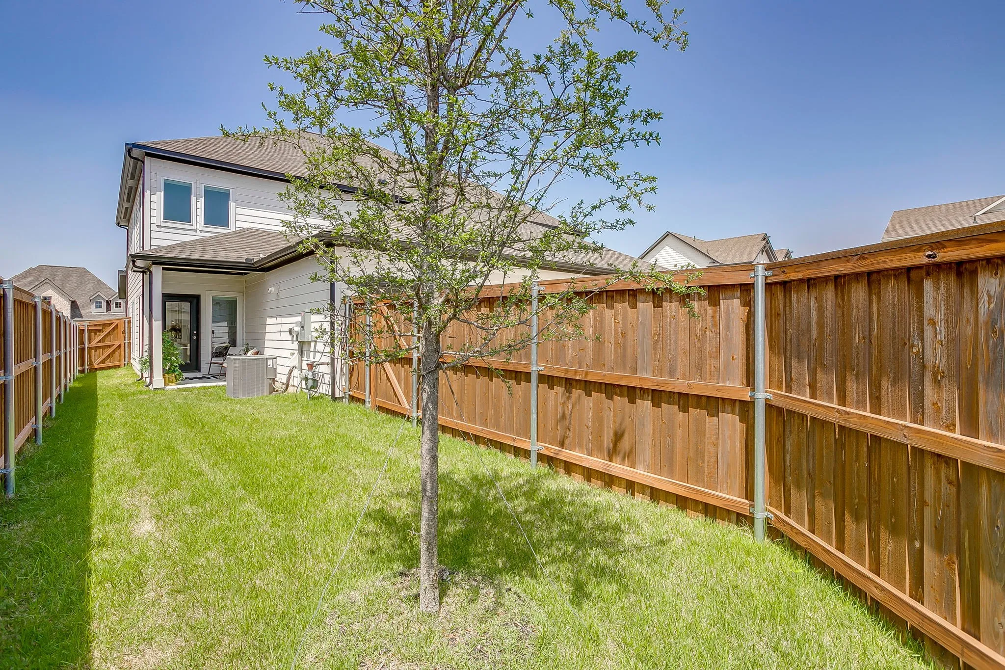 Townhouse For Sale in Parker County , 2117 Eastus Lane, Fort Worth, Texas 76008, 3 Bedroom, 3 Bathroom, 2 Garage spaces, 2,160 Sqft, built in 2023, mls#21367294, Real Estate Agent in Fort Worth, Homes For Sale in Parker county, Homes For Sale in Fort Worth, Realtor in Fort Worth Texas, Real Estate Brokerage Independent Realty Texas, Luminita Cordes Realtor