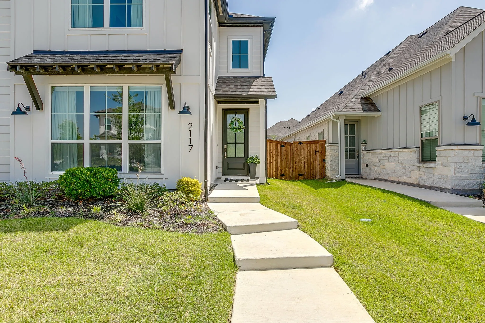 Townhouse For Sale in Parker County , 2117 Eastus Lane, Fort Worth, Texas 76008, 3 Bedroom, 3 Bathroom, 2 Garage spaces, 2,160 Sqft, built in 2023, mls#21367294, Real Estate Agent in Fort Worth, Homes For Sale in Parker county, Homes For Sale in Fort Worth, Realtor in Fort Worth Texas, Real Estate Brokerage Independent Realty Texas, Luminita Cordes Realtor