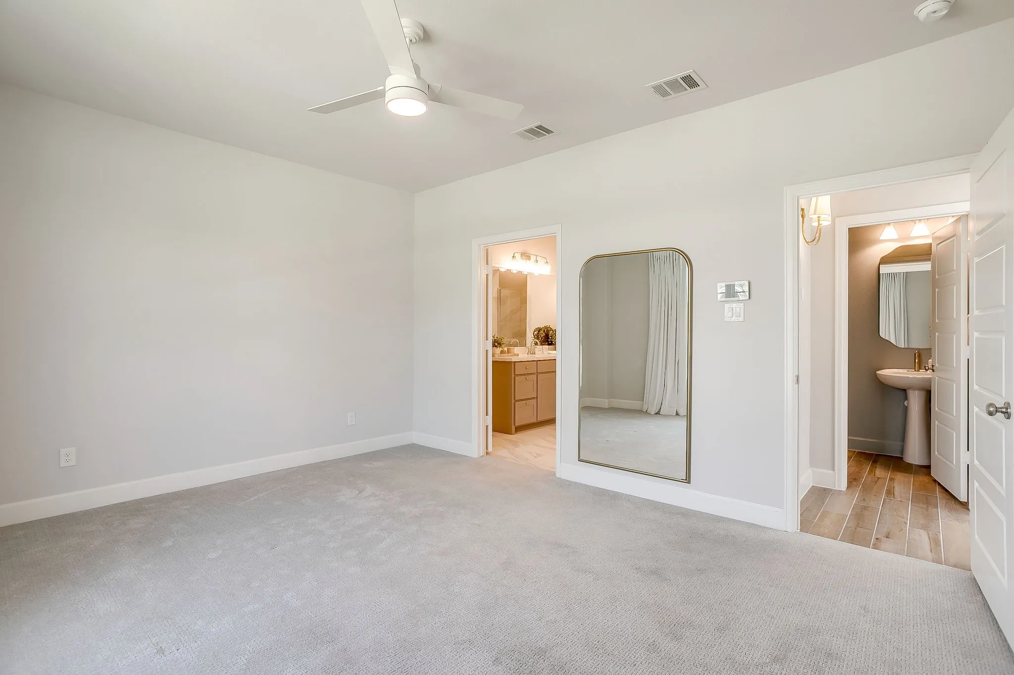 Townhouse For Sale in Parker County , 2117 Eastus Lane, Fort Worth, Texas 76008, 3 Bedroom, 3 Bathroom, 2 Garage spaces, 2,160 Sqft, built in 2023, mls#21367294, Real Estate Agent in Fort Worth, Homes For Sale in Parker county, Homes For Sale in Fort Worth, Realtor in Fort Worth Texas, Real Estate Brokerage Independent Realty Texas, Luminita Cordes Realtor