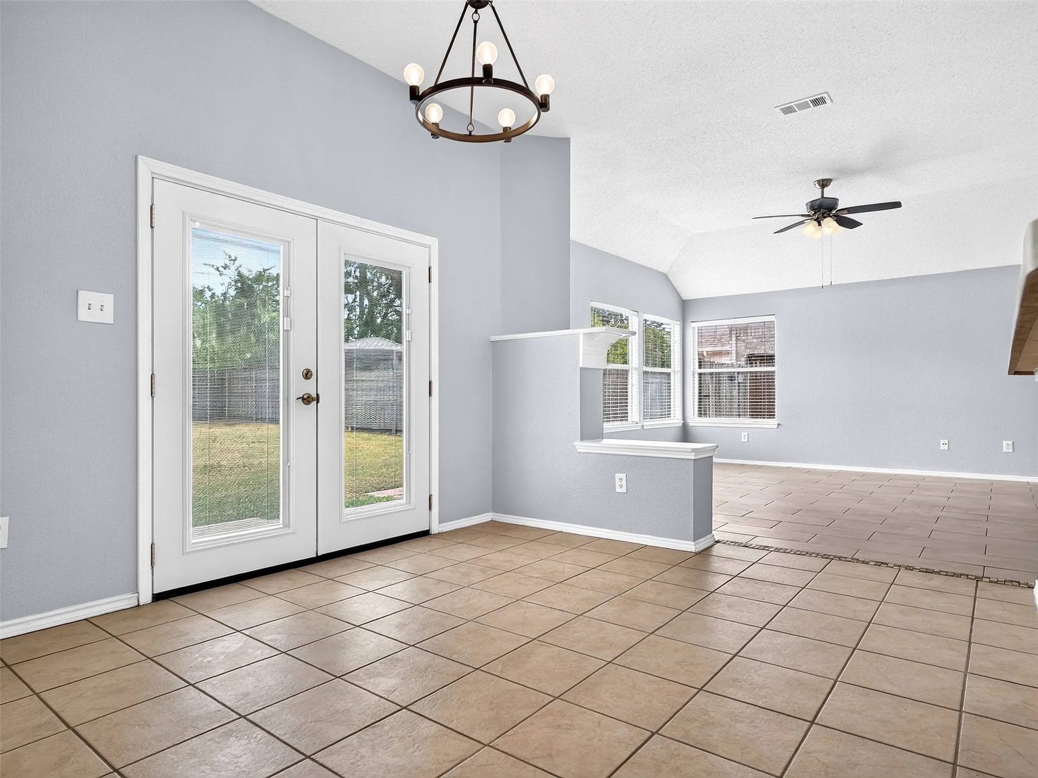 Single Family Residence For Sale in Dallas County , 1022 Pondview Drive, Cedar Hill, Texas 75104, 4 Bedroom, 2 Bathroom, 2 Garage spaces, 2,150 Sqft, built in 2001, mls#21367296, Real Estate Agent in Cedar Hill, Homes For Sale in Dallas county, Homes For Sale in Cedar Hill, Realtor in Cedar Hill Texas, Real Estate Brokerage Independent Realty Texas, Luminita Cordes Realtor